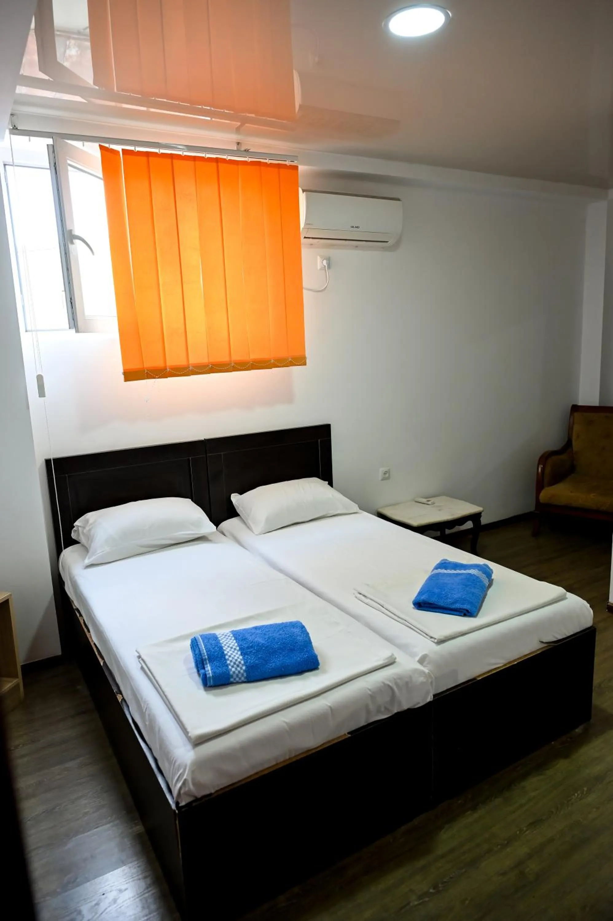 Bedroom, Bed in StarHostel