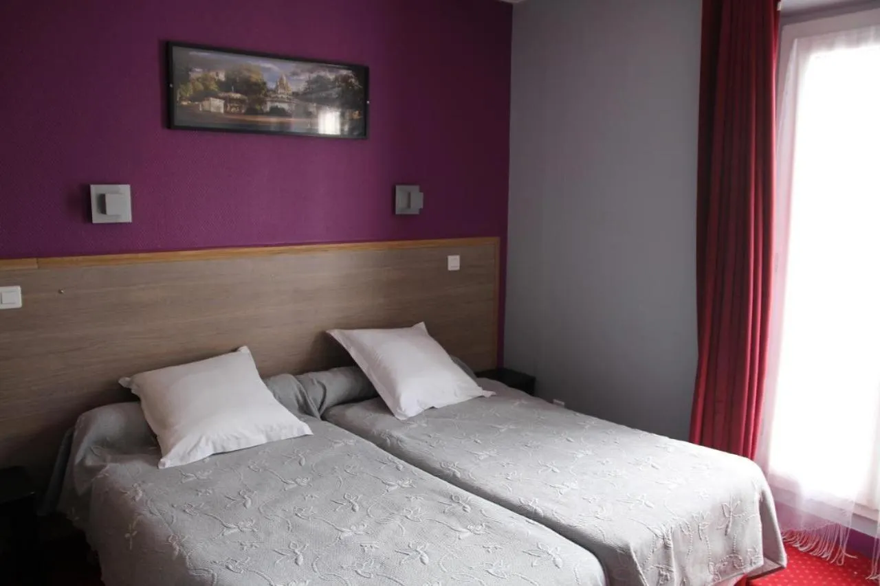 Bed in Hotel Telemaque