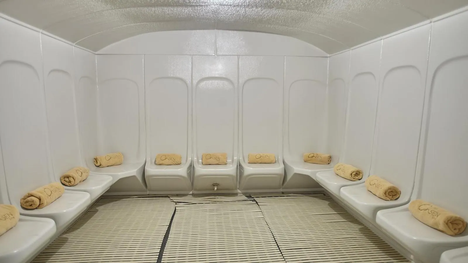 Steam room in Oakwood Makati Avenue