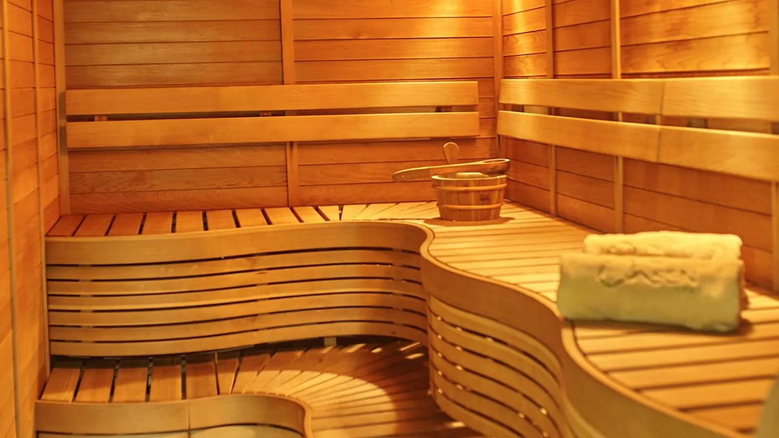 Sauna in Oakwood Makati Avenue