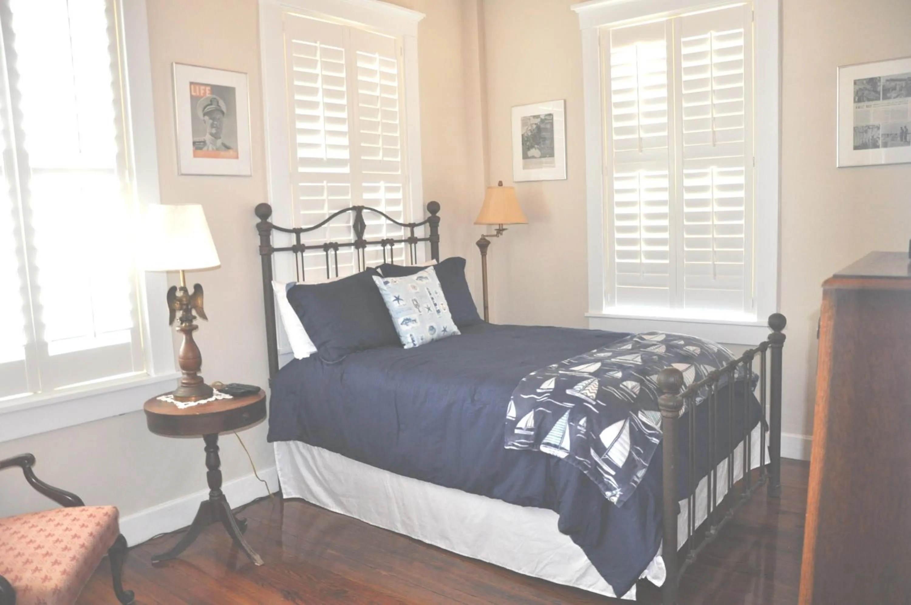 Bed in Riverview Hotel