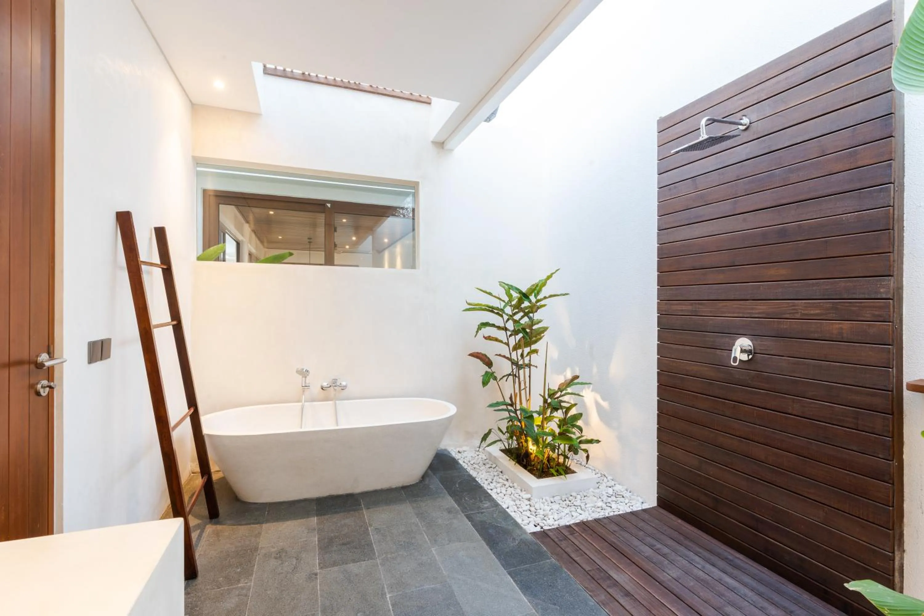 Shower in J4 Villas Sanur