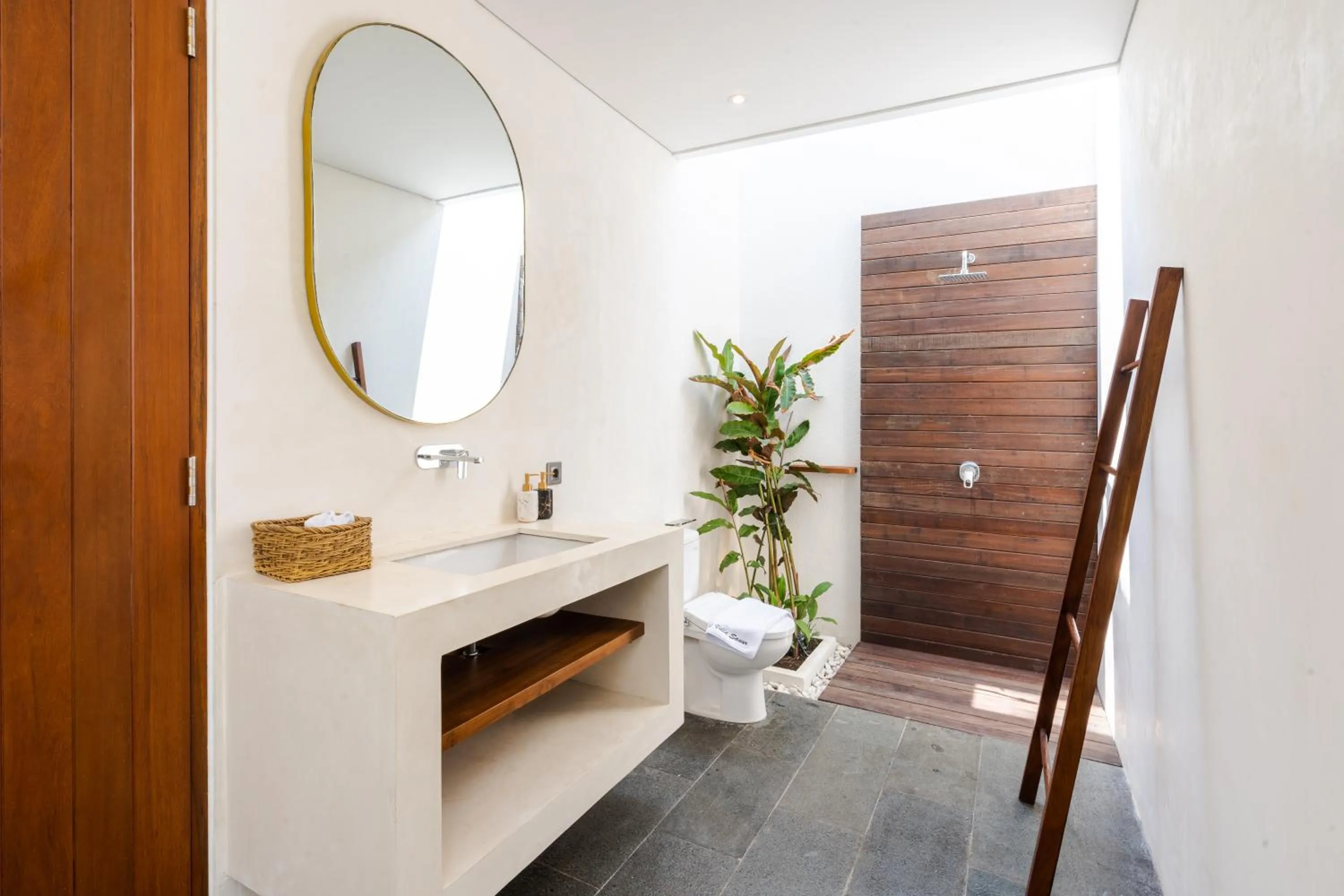 Bathroom in J4 Villas Sanur