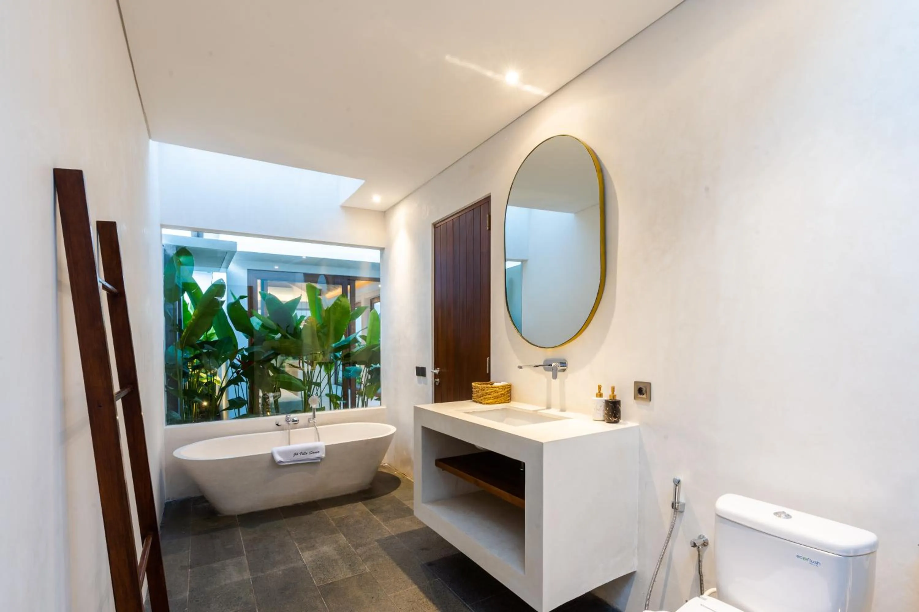 Toilet in J4 Villas Sanur