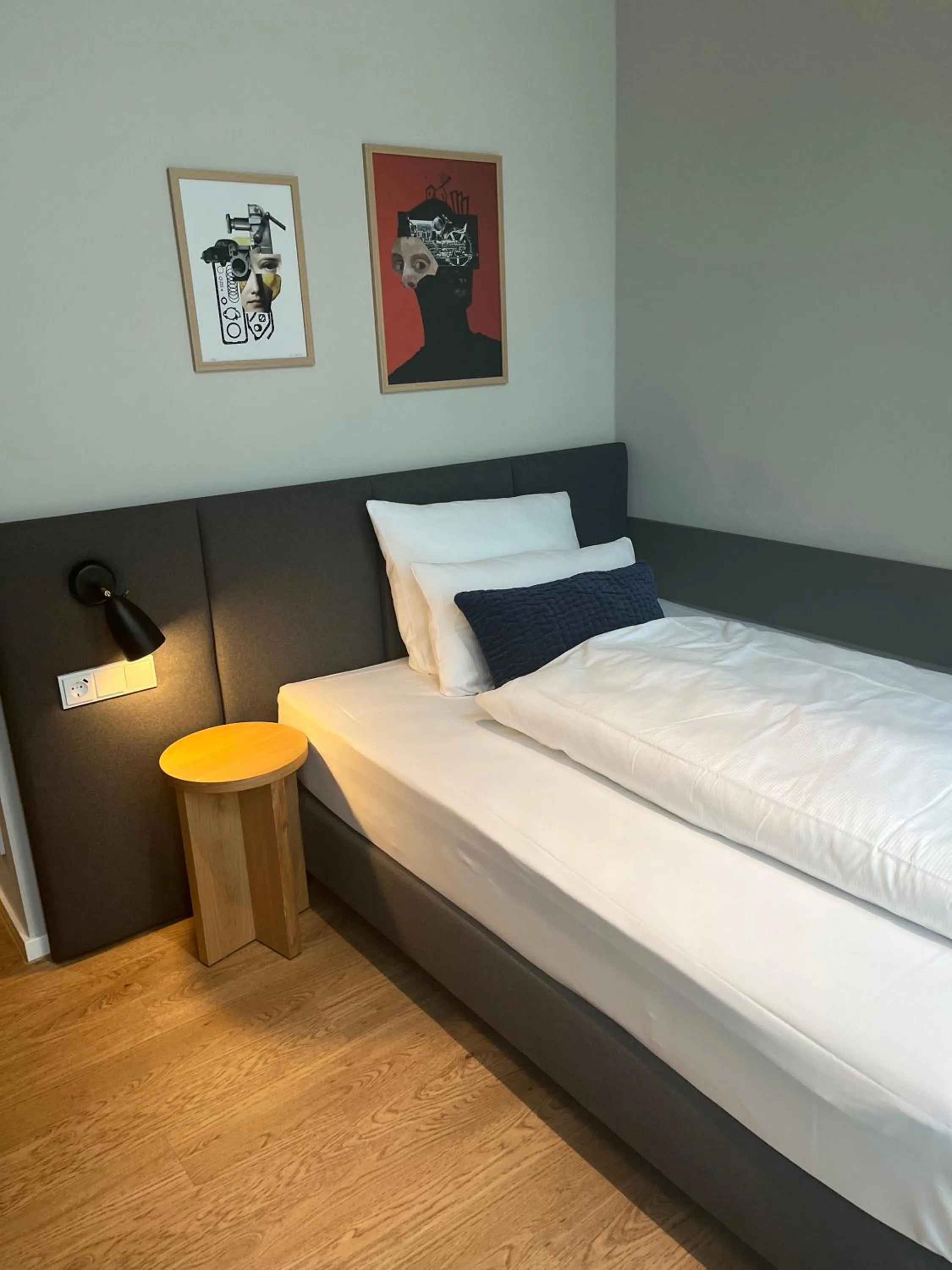 Photo of the whole room, Bed in INA Boutique Hannover-Linden - Digital Access