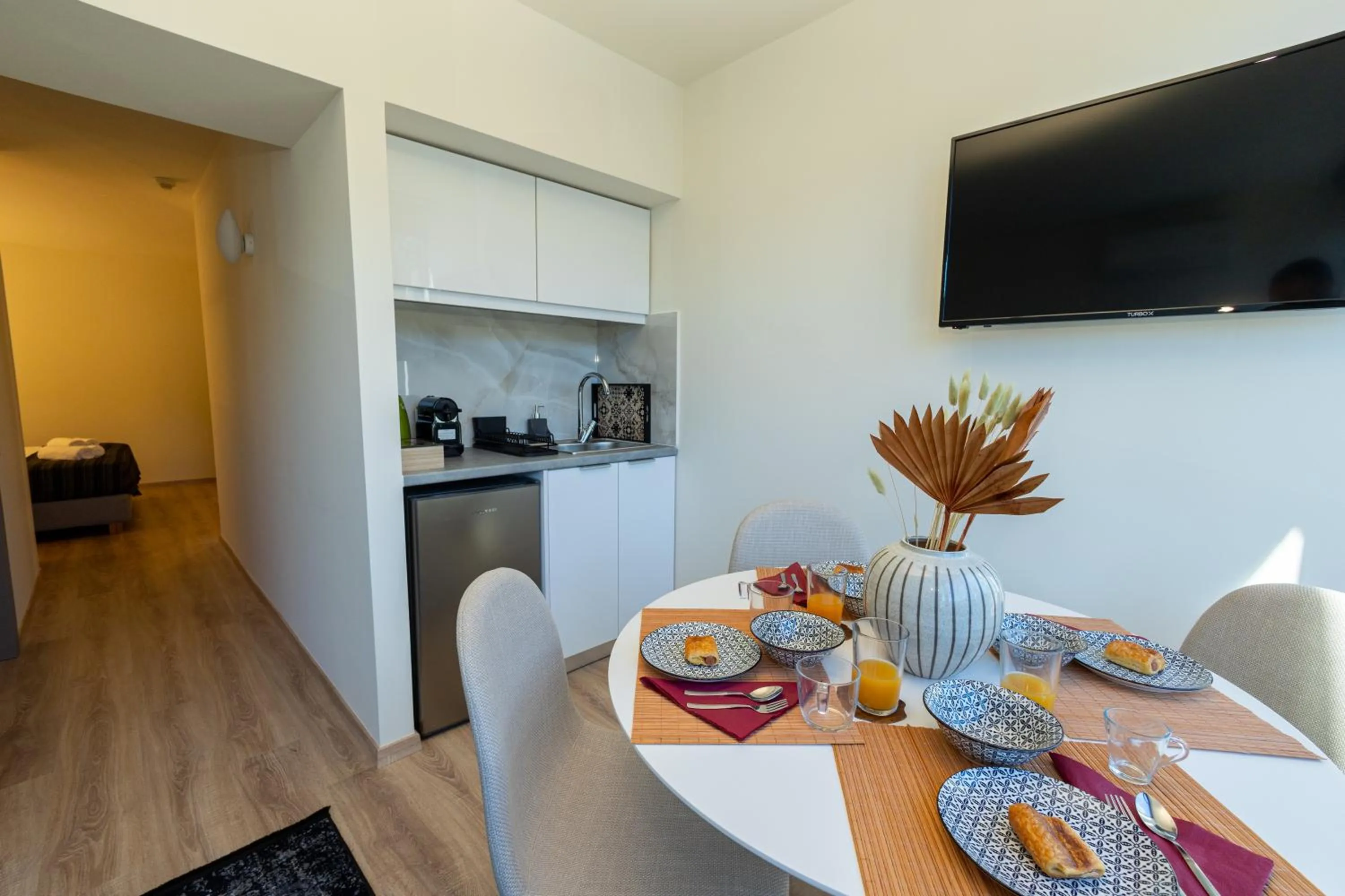Kitchen or kitchenette in Athens Airport Living spaces