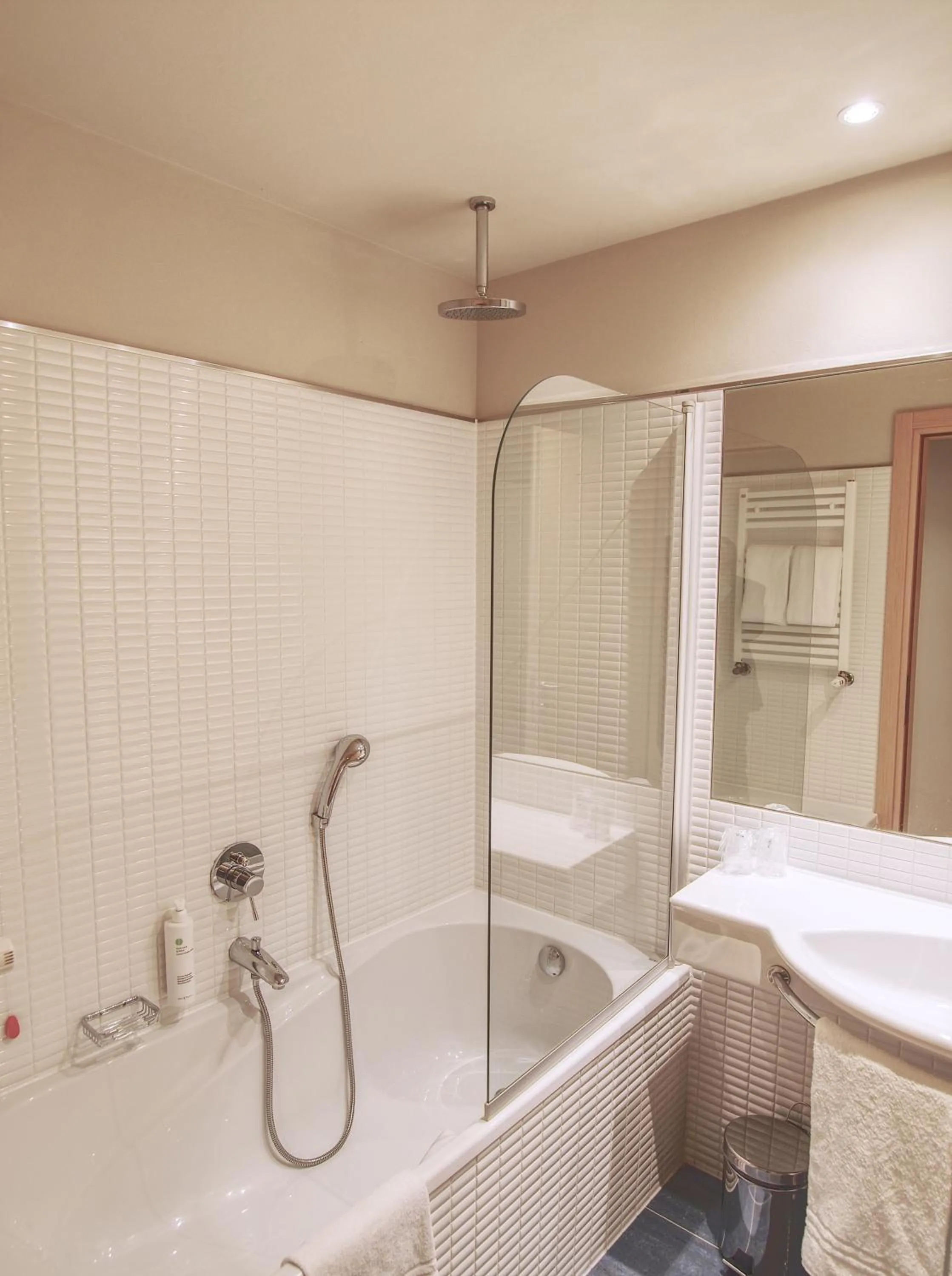 Bathroom in Tower Hotel Malpensa