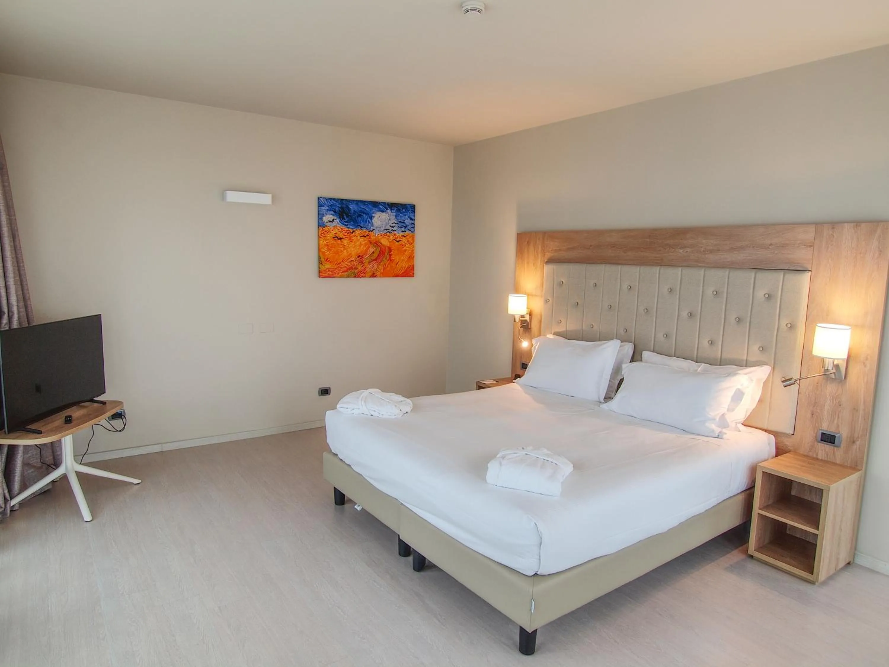 Bedroom, Bed in Tower Hotel Malpensa