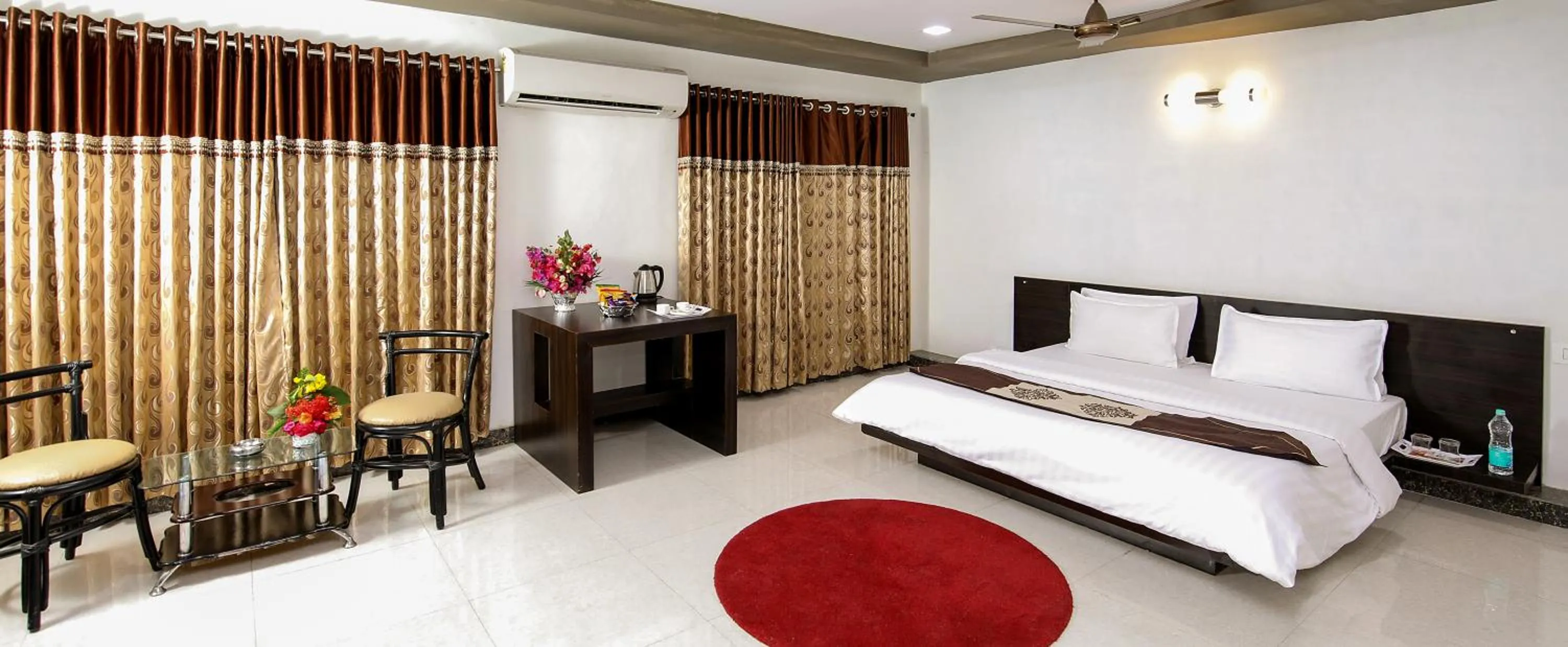 Bedroom, Bed in Saavaj Resort, Sasan Gir - Where Wilderness Meets Luxury