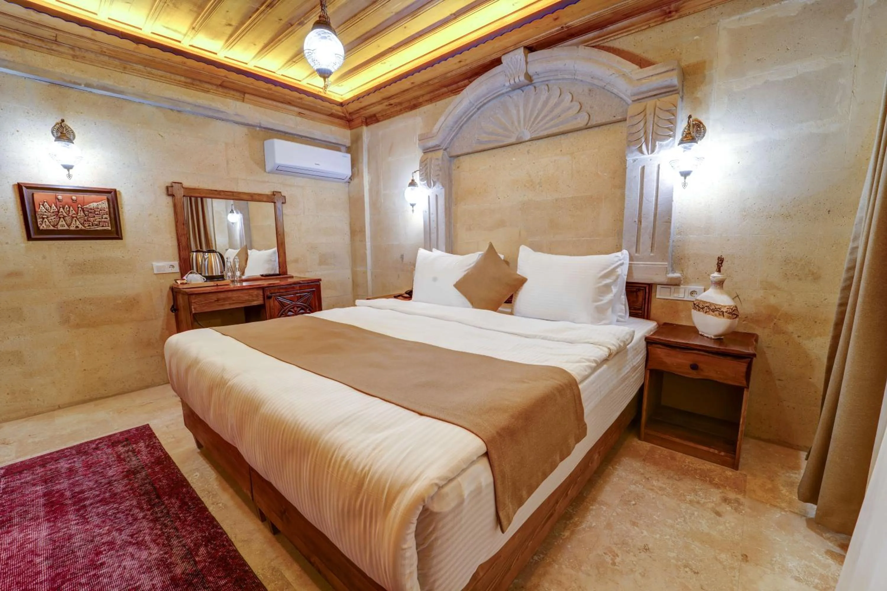 Photo of the whole room, Bed in Enjoy Stone Hotel