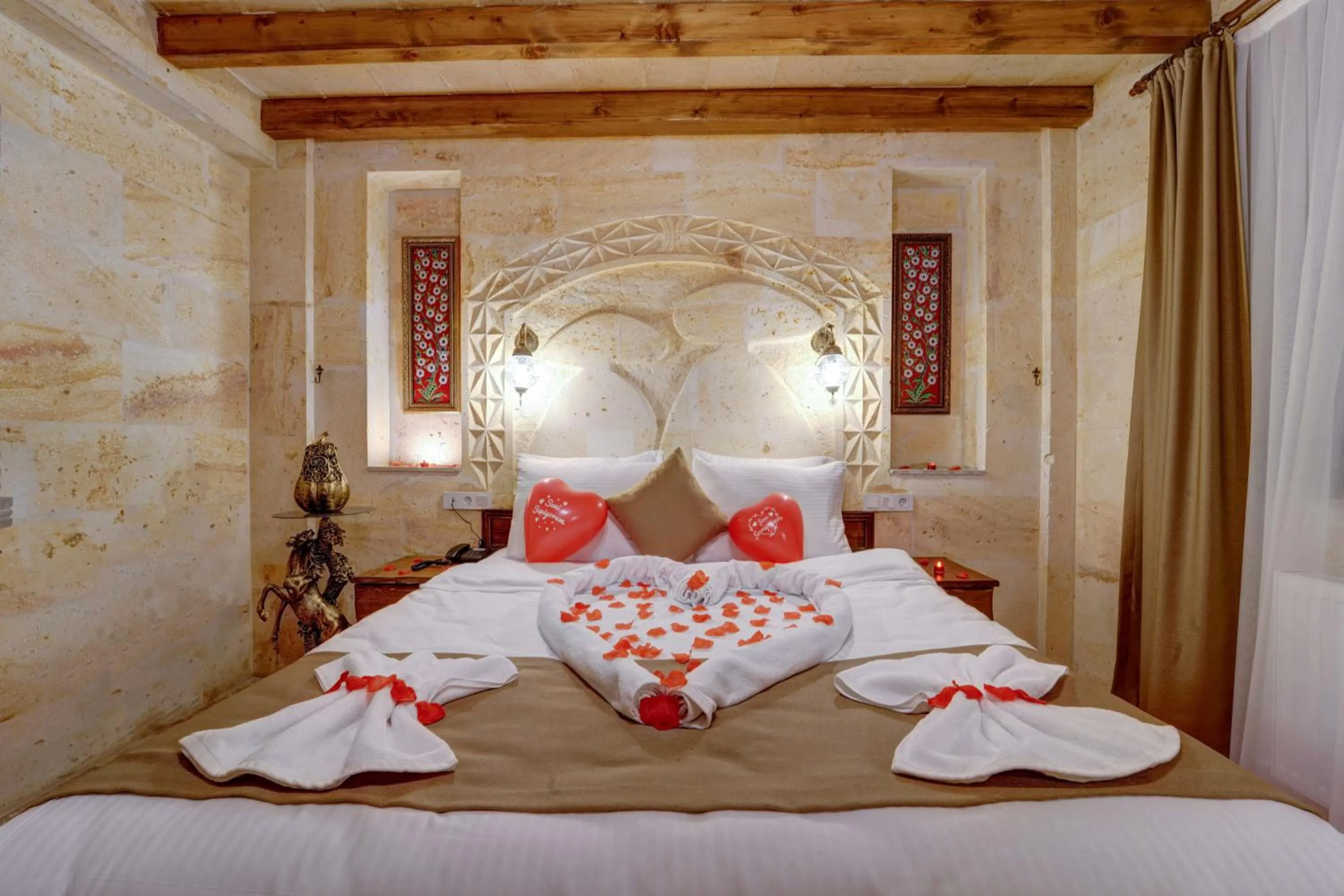 Bed in Enjoy Stone Hotel