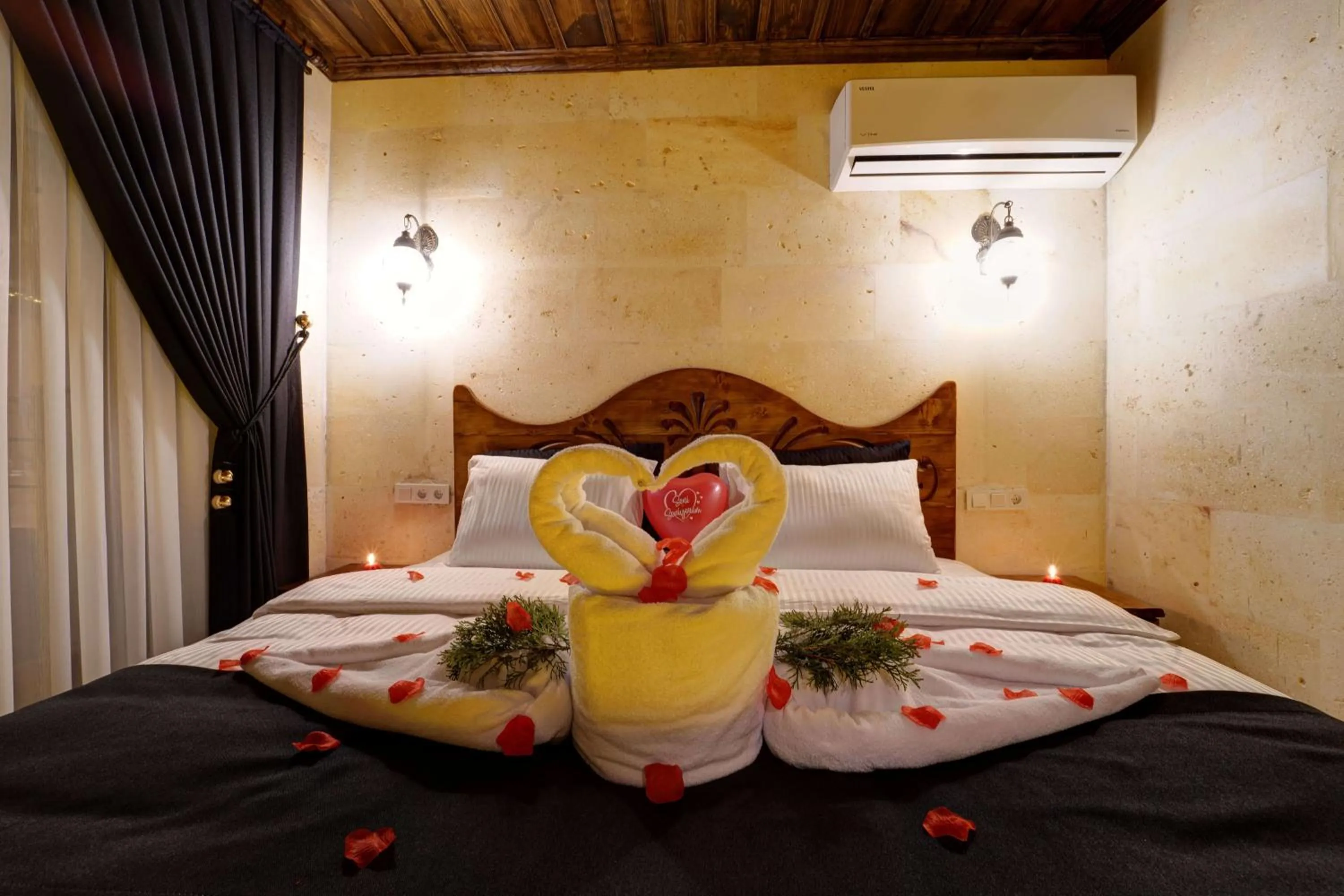 Bed in Enjoy Stone Hotel