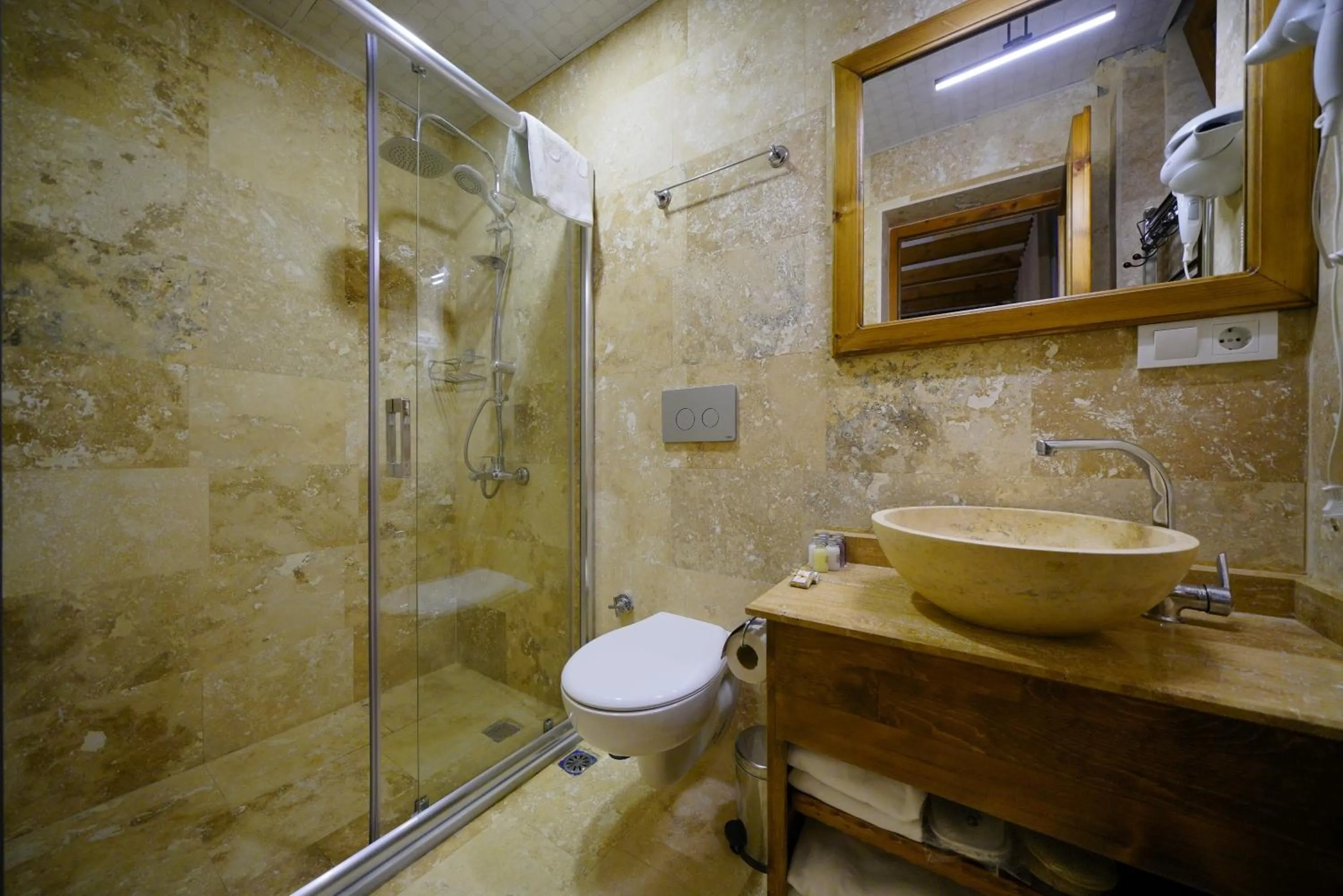 Bathroom in Enjoy Stone Hotel