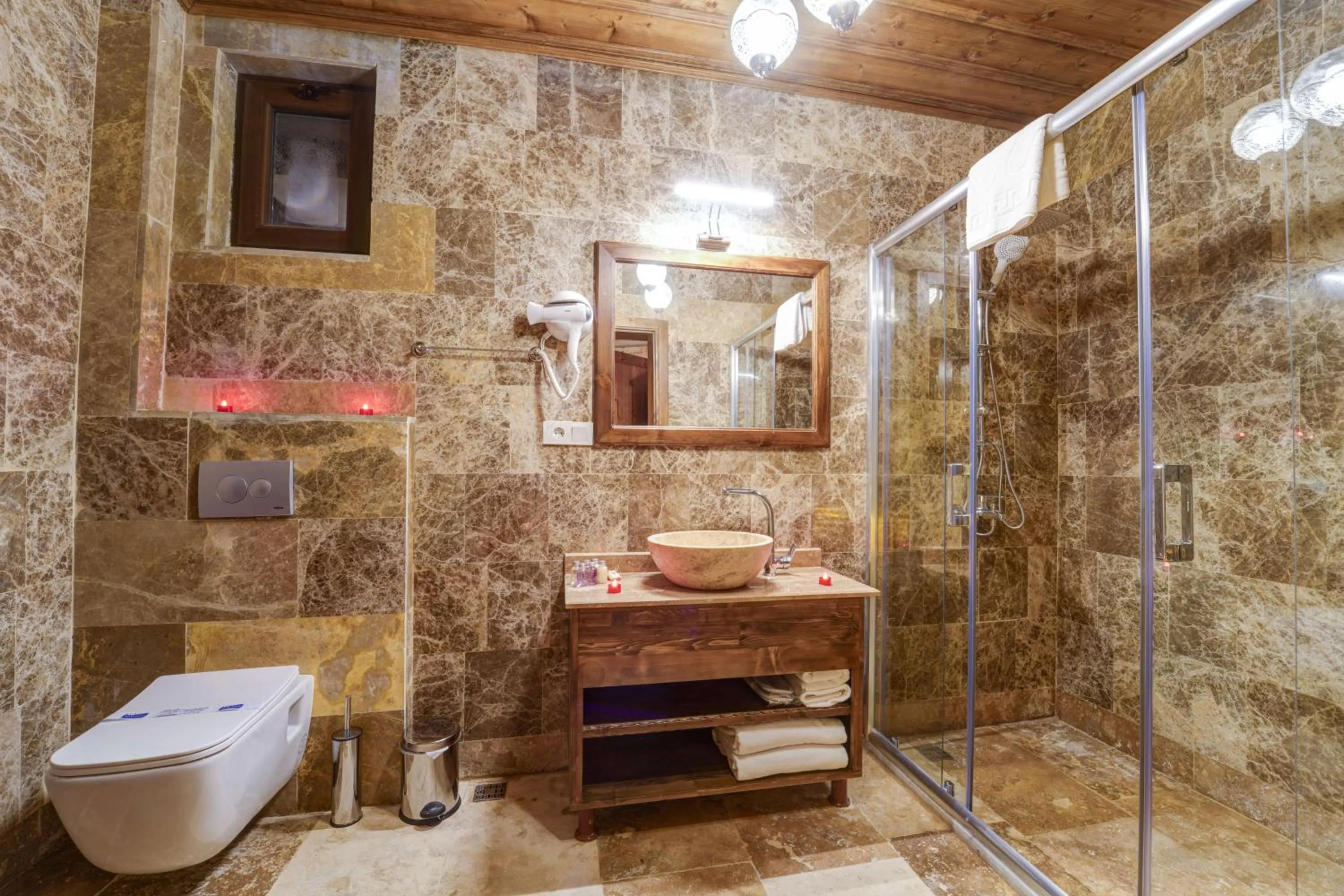 Bathroom in Enjoy Stone Hotel