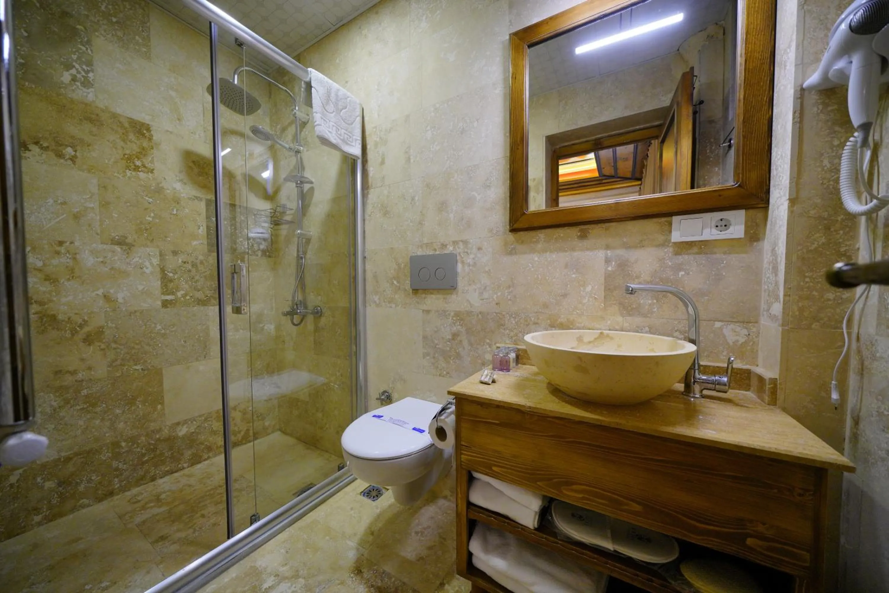 Bathroom in Enjoy Stone Hotel