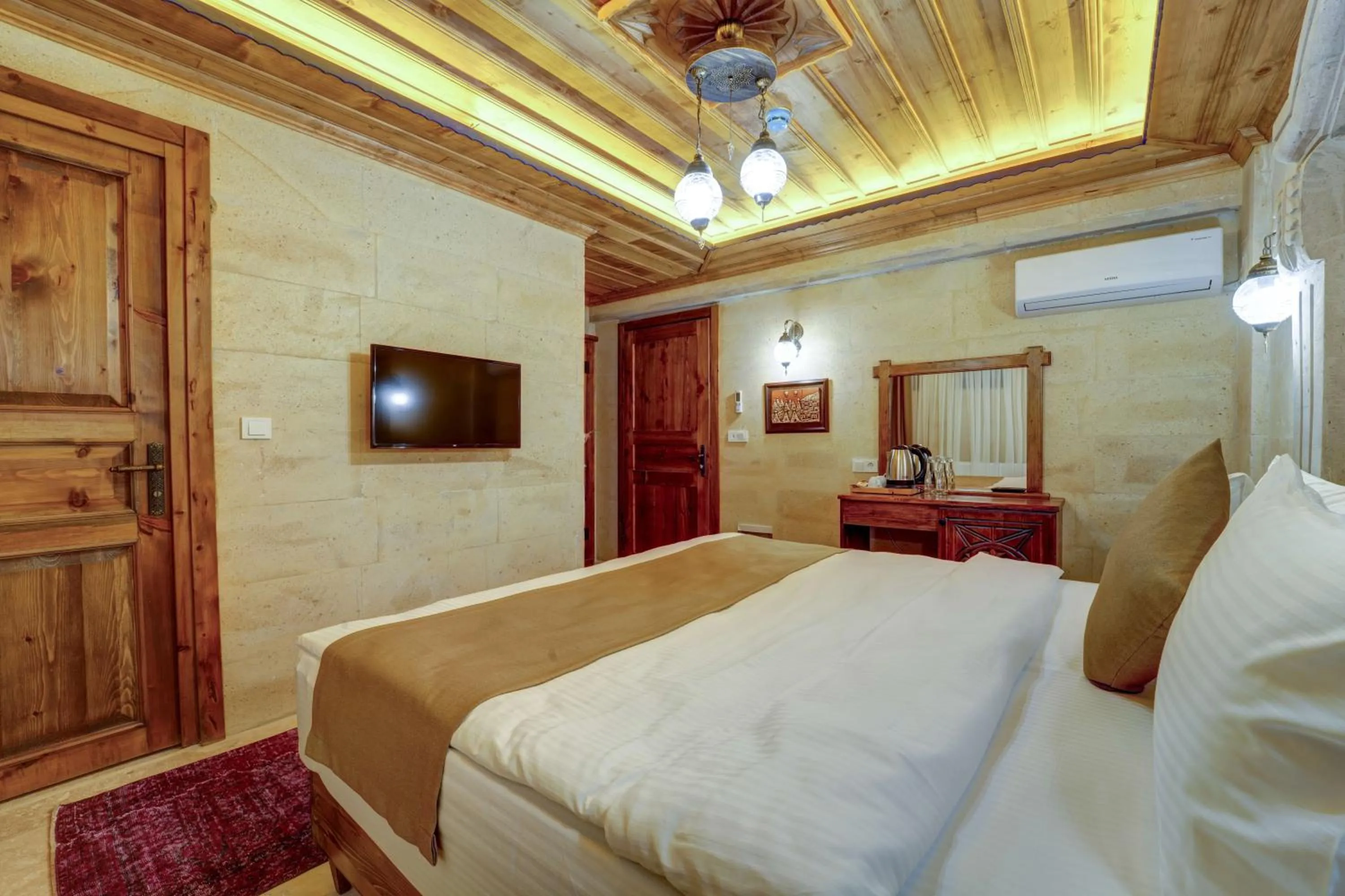 Photo of the whole room, Bed in Enjoy Stone Hotel