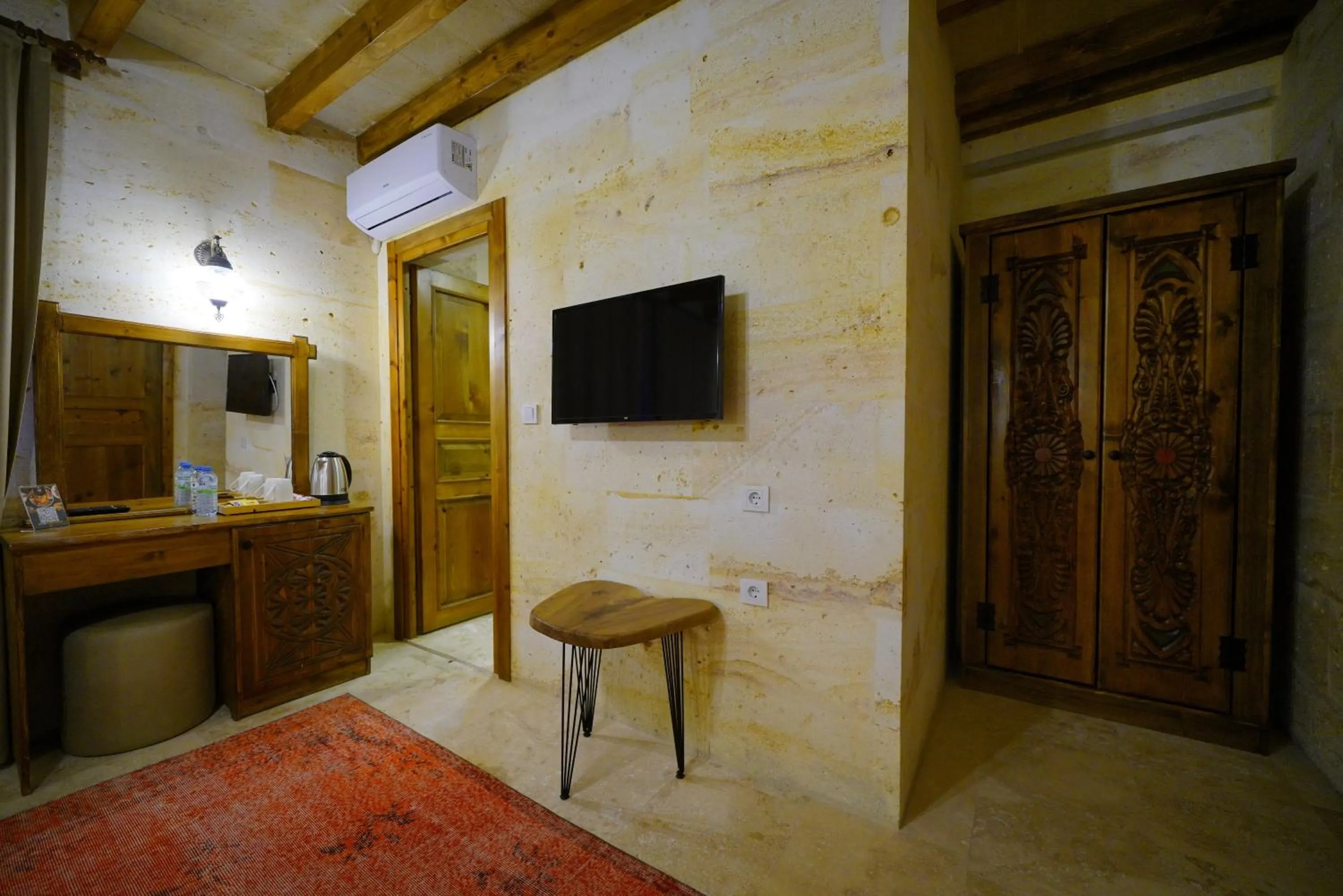 TV and multimedia in Enjoy Stone Hotel