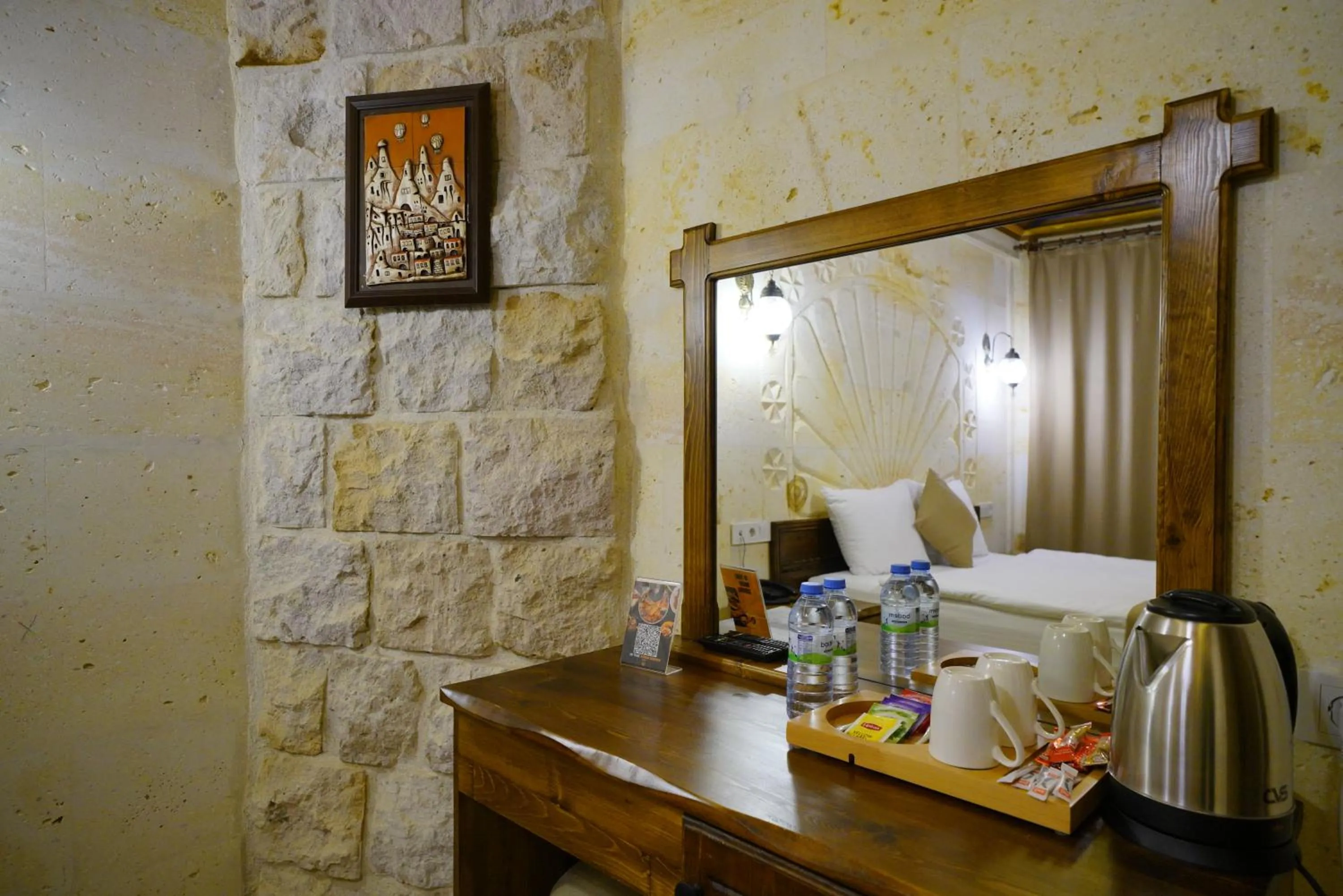 Coffee/tea facilities, Bed in Enjoy Stone Hotel