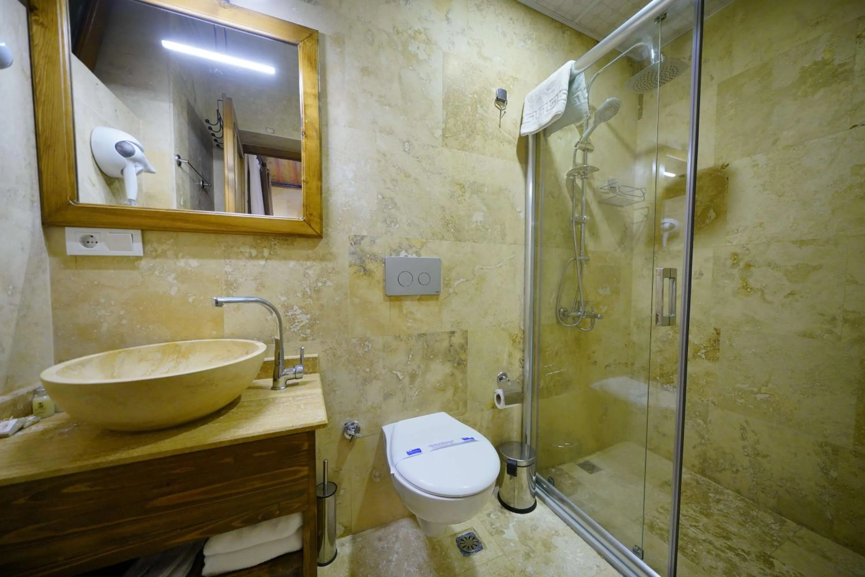 Bathroom in Enjoy Stone Hotel