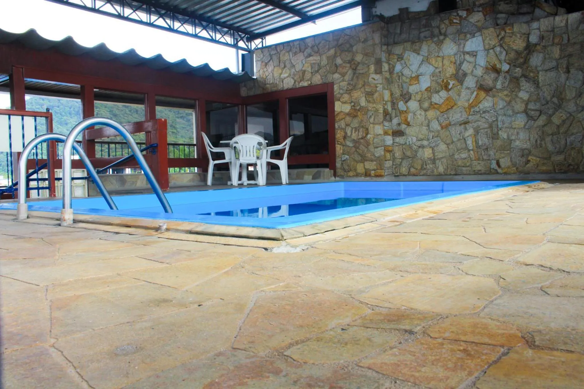 Pool view in Hotel São Charbel
