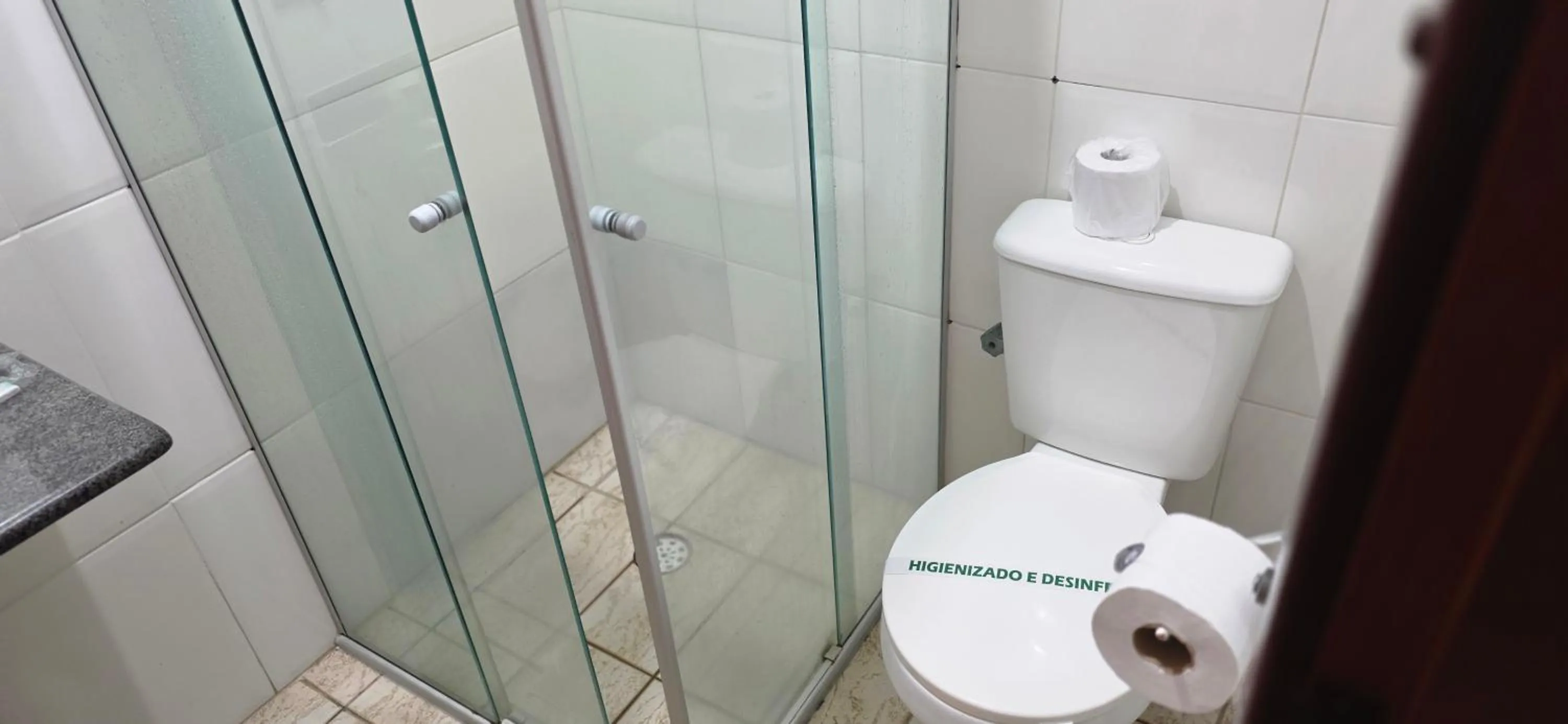 Toilet in Hotel São Charbel