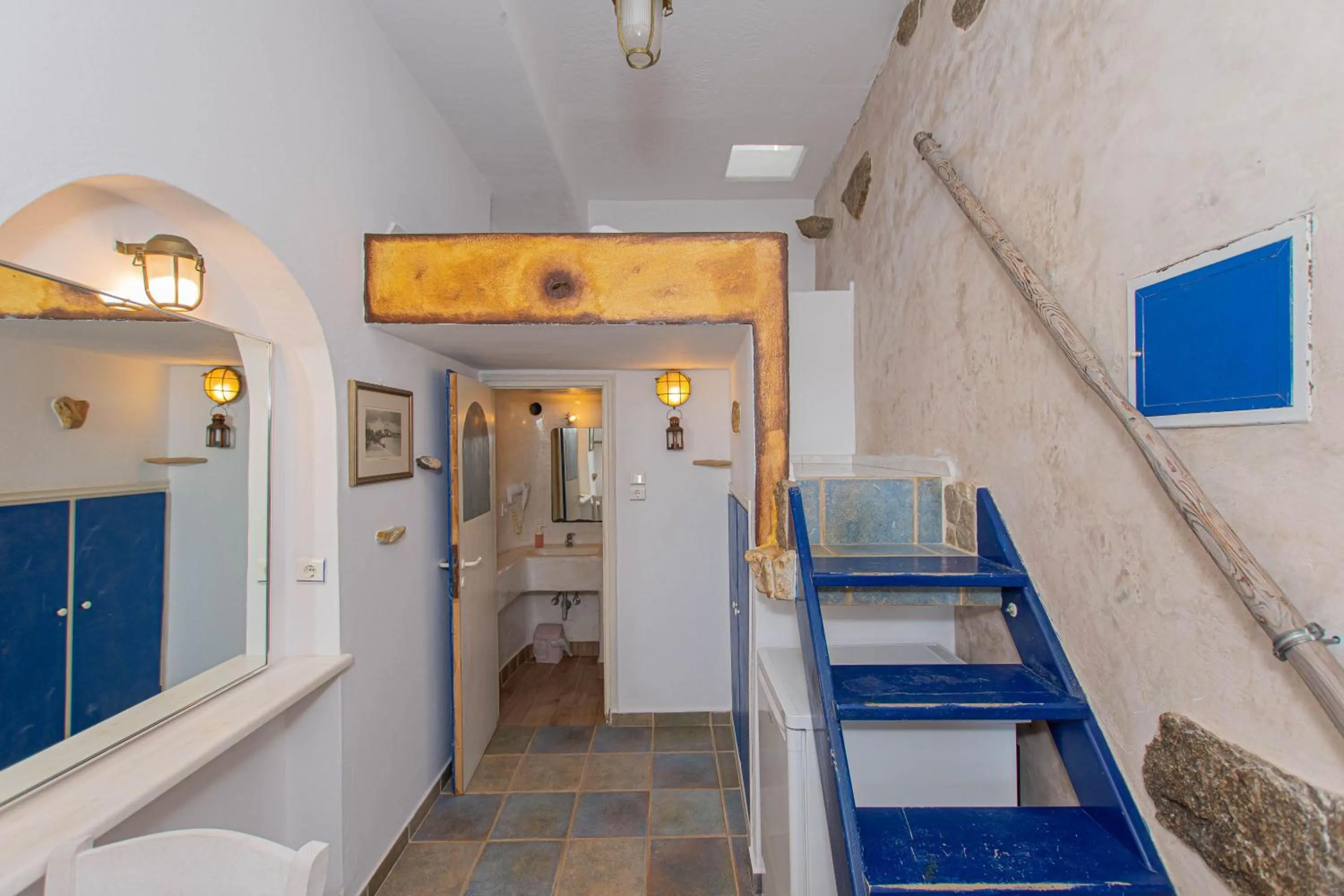 Peristeronas Village