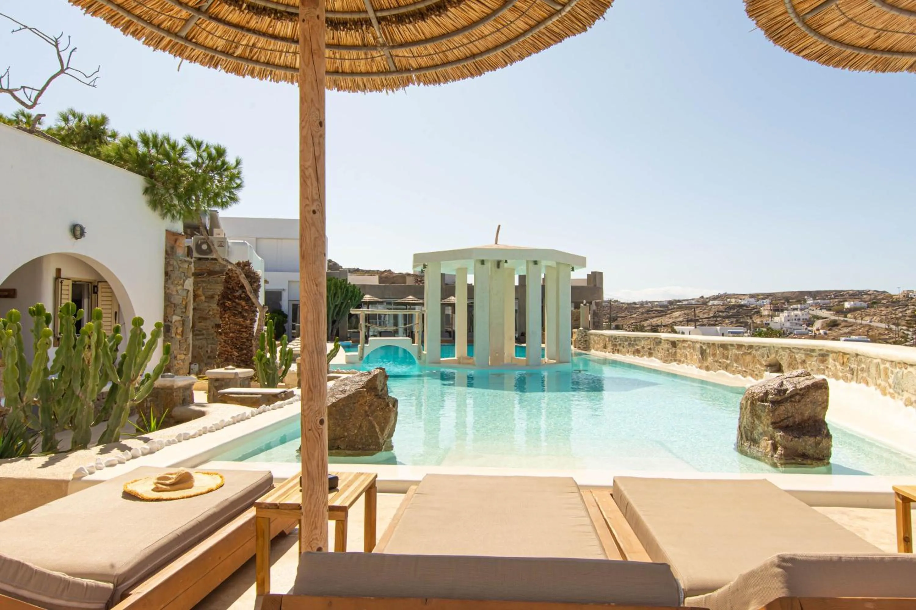 Peristeronas Village