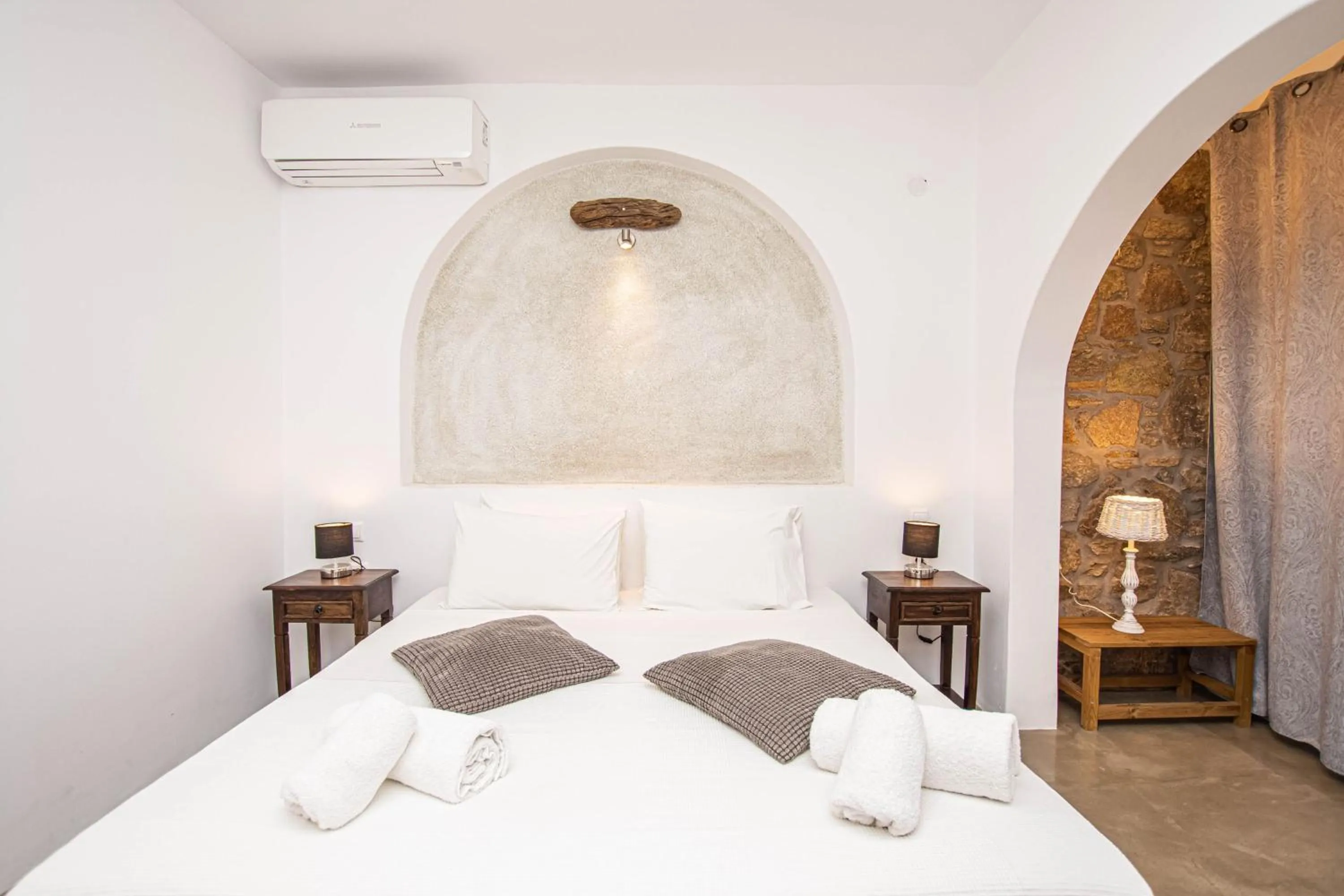 Bed in Peristeronas Village