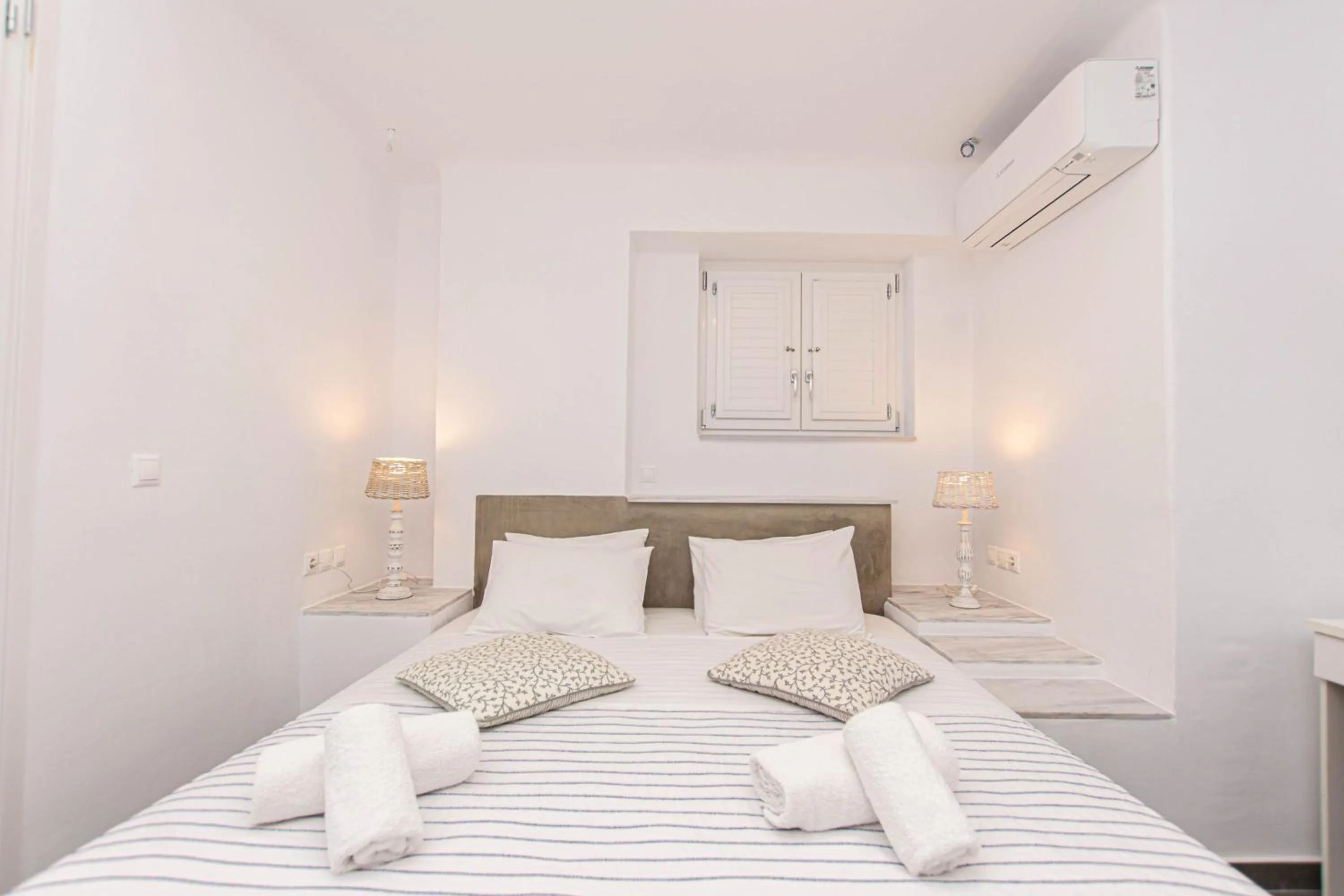 Bed in Peristeronas Village