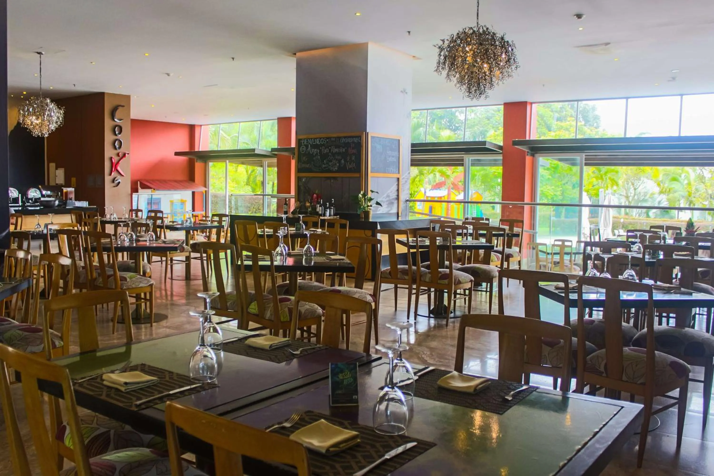 Restaurant/places to eat in Sonesta Hotel Pereira