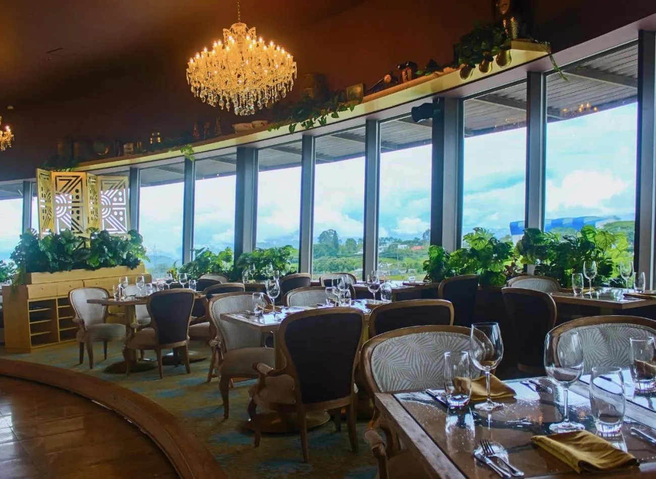 Restaurant/places to eat in Sonesta Hotel Pereira