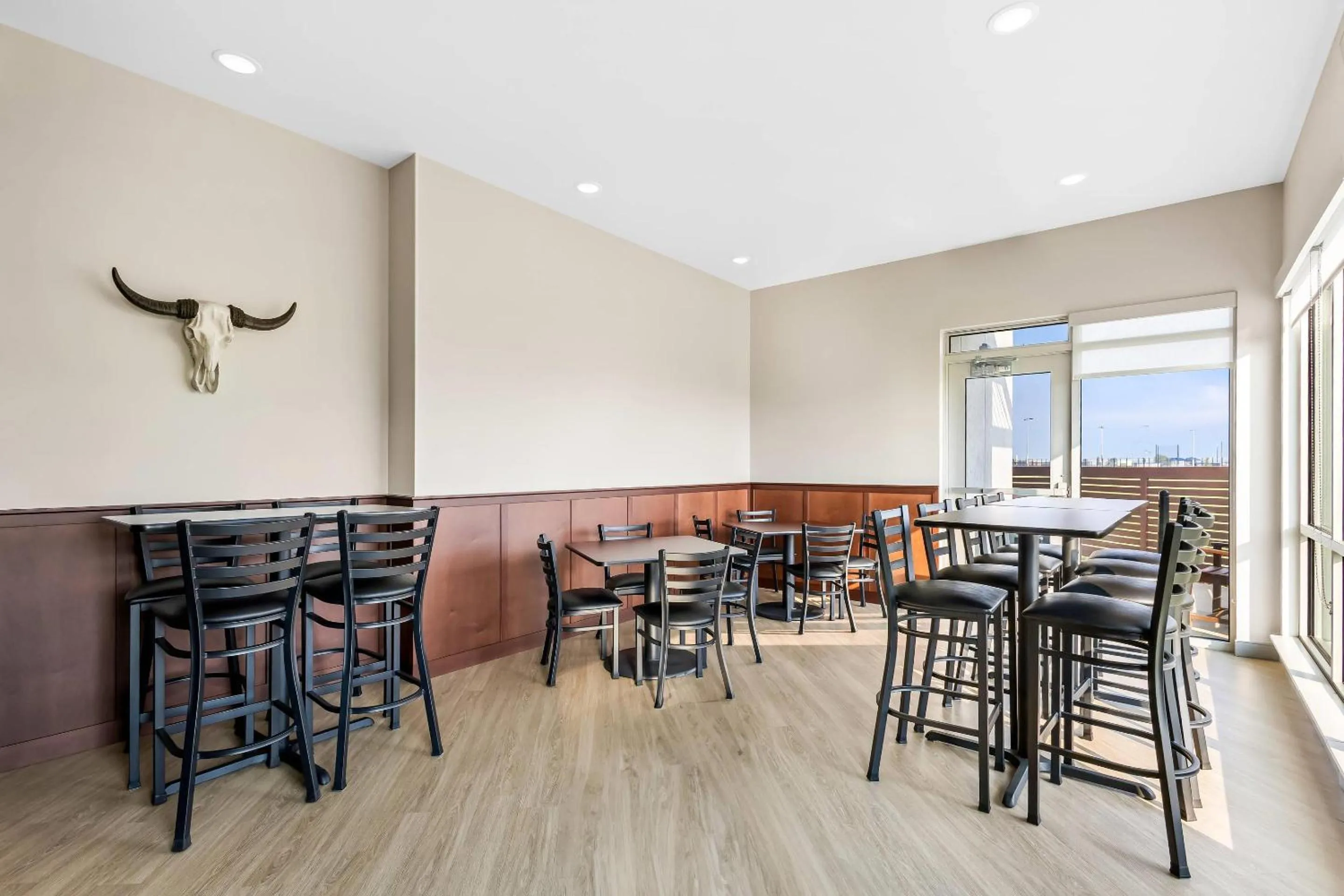 Lounge or bar in Comfort Inn & Suites at Sanford Sports Complex