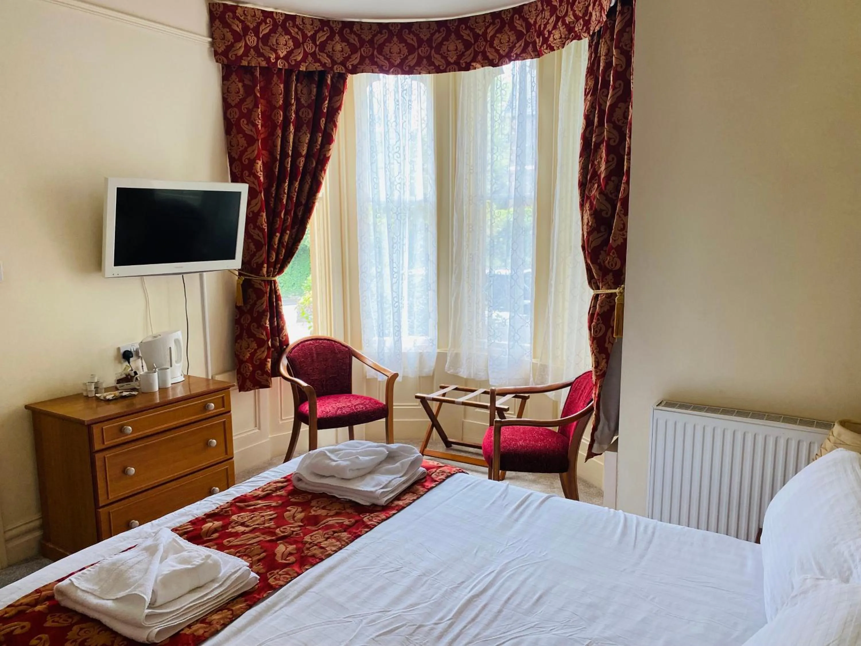 Nearby landmark, Bed in Farnley Tower Guesthouse