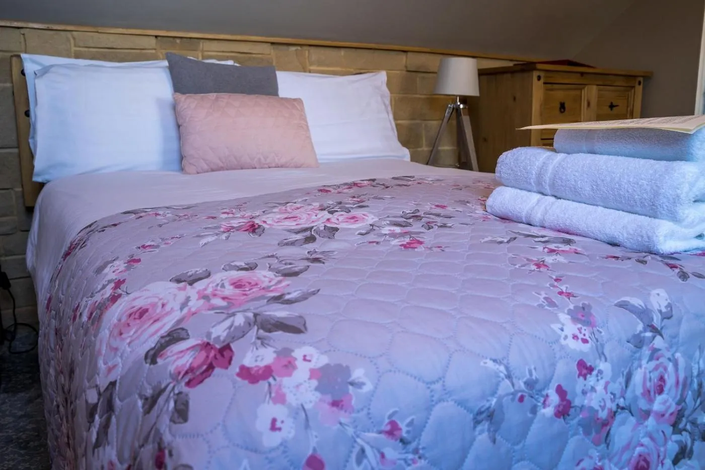 Shower, Bed in Farnley Tower Guesthouse