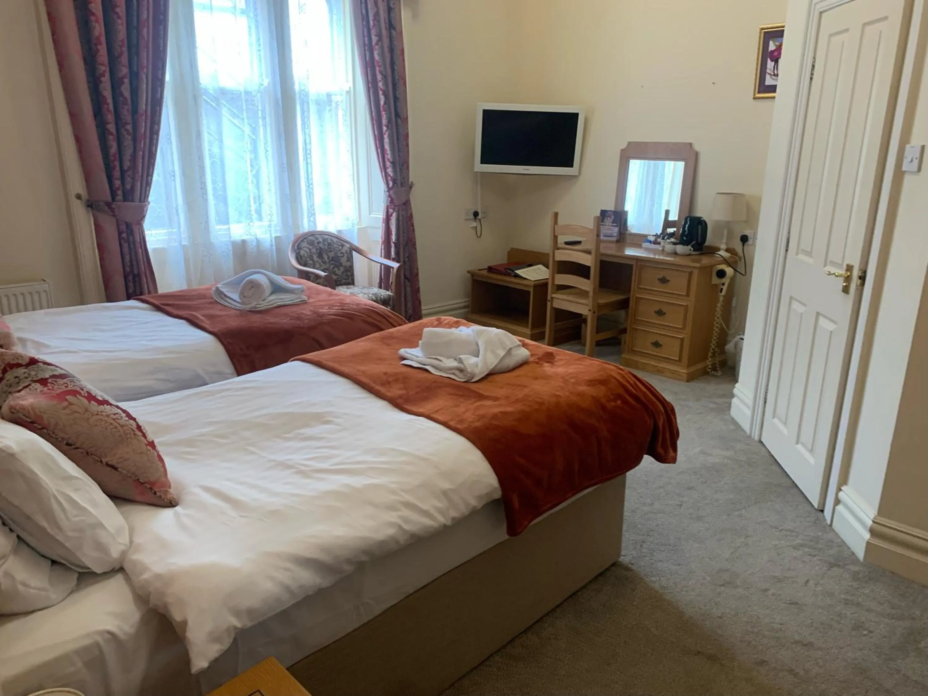 Property building, Bed in Farnley Tower Guesthouse