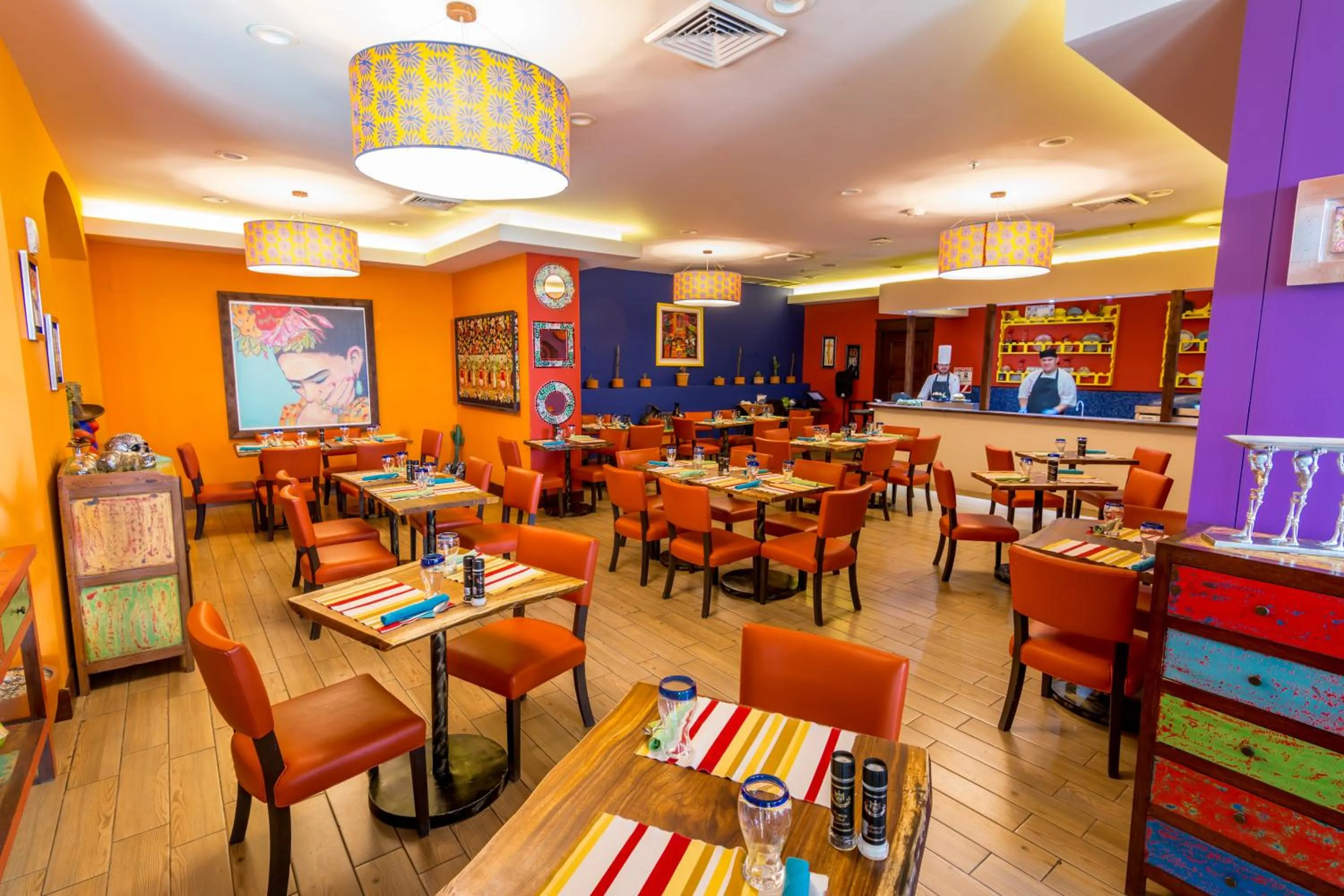 Restaurant/places to eat in Crocs Resort & Casino