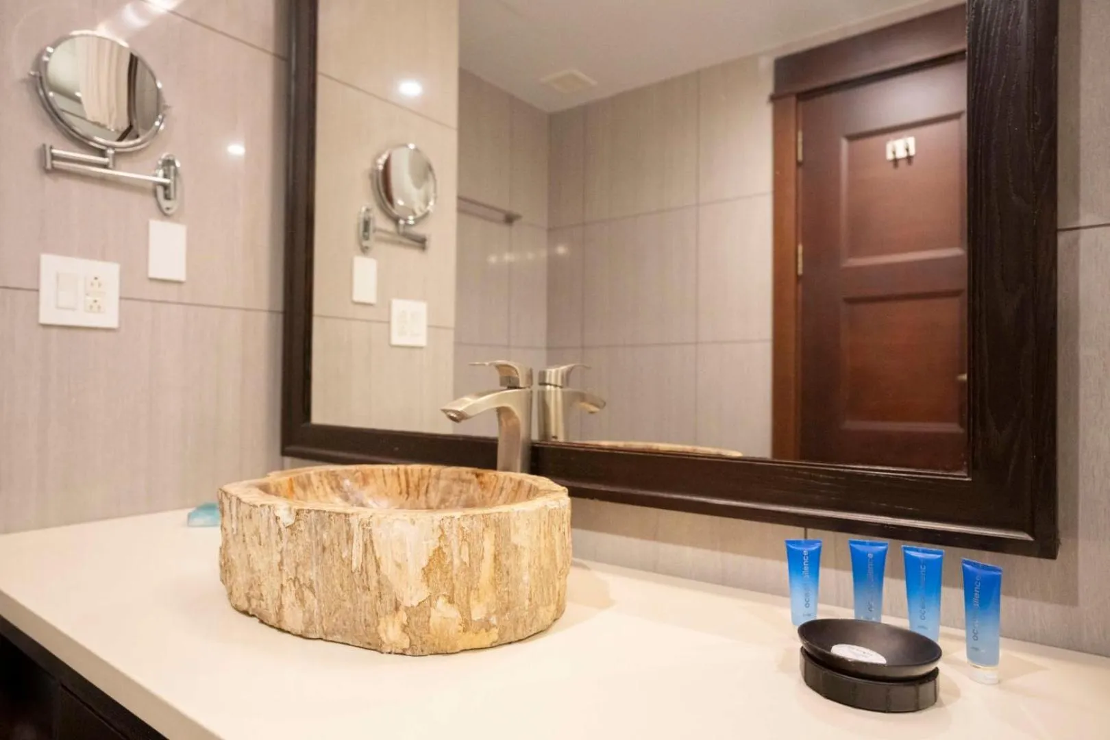 Bathroom in Crocs Resort & Casino