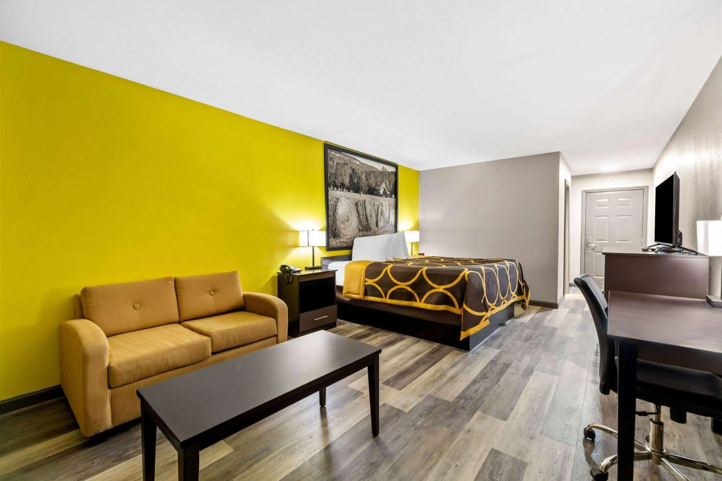 Bed in Super 8 by Wyndham Paragould