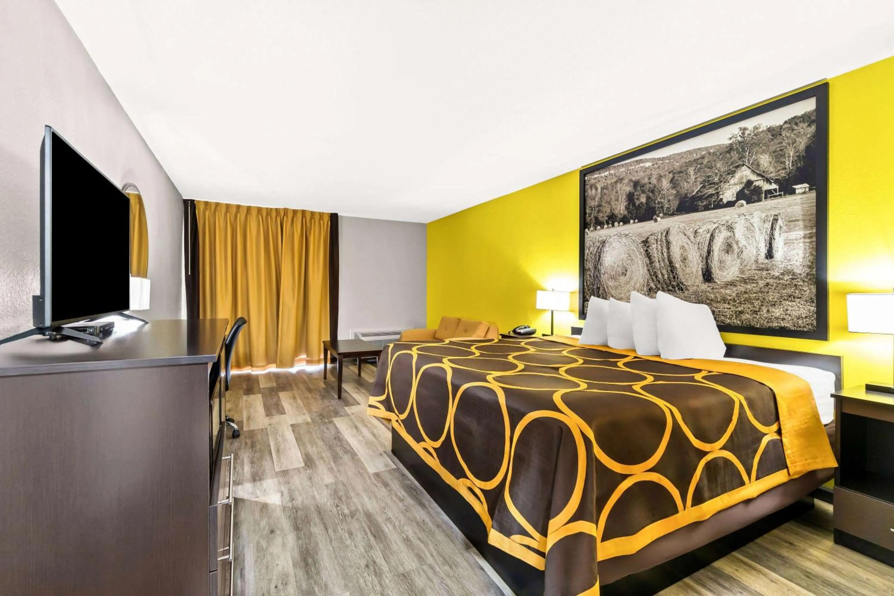 Bed in Super 8 by Wyndham Paragould