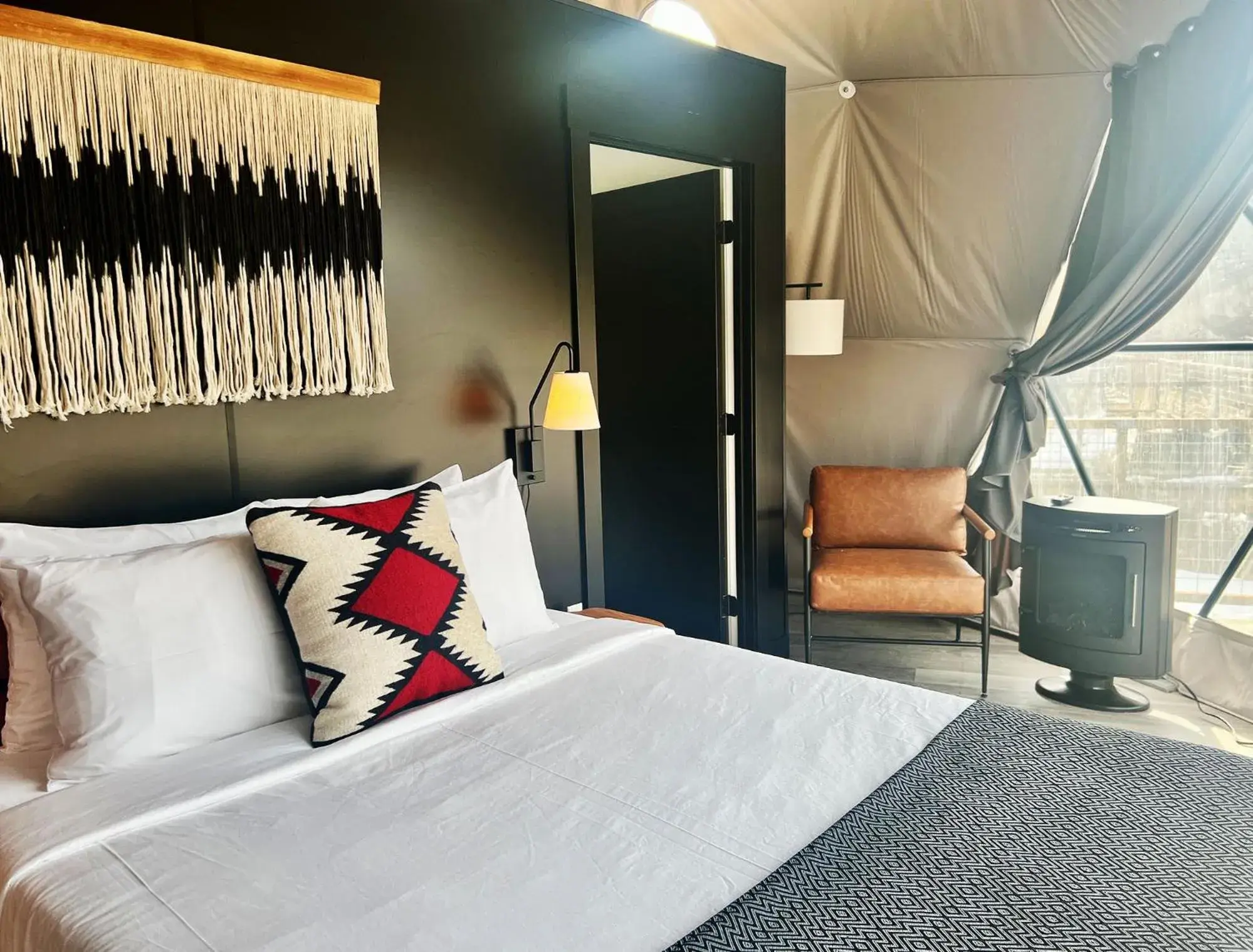 Queen Room - Disability Access in Pagosa River Domes Queen Room - Disability Access in Pagosa River Domes