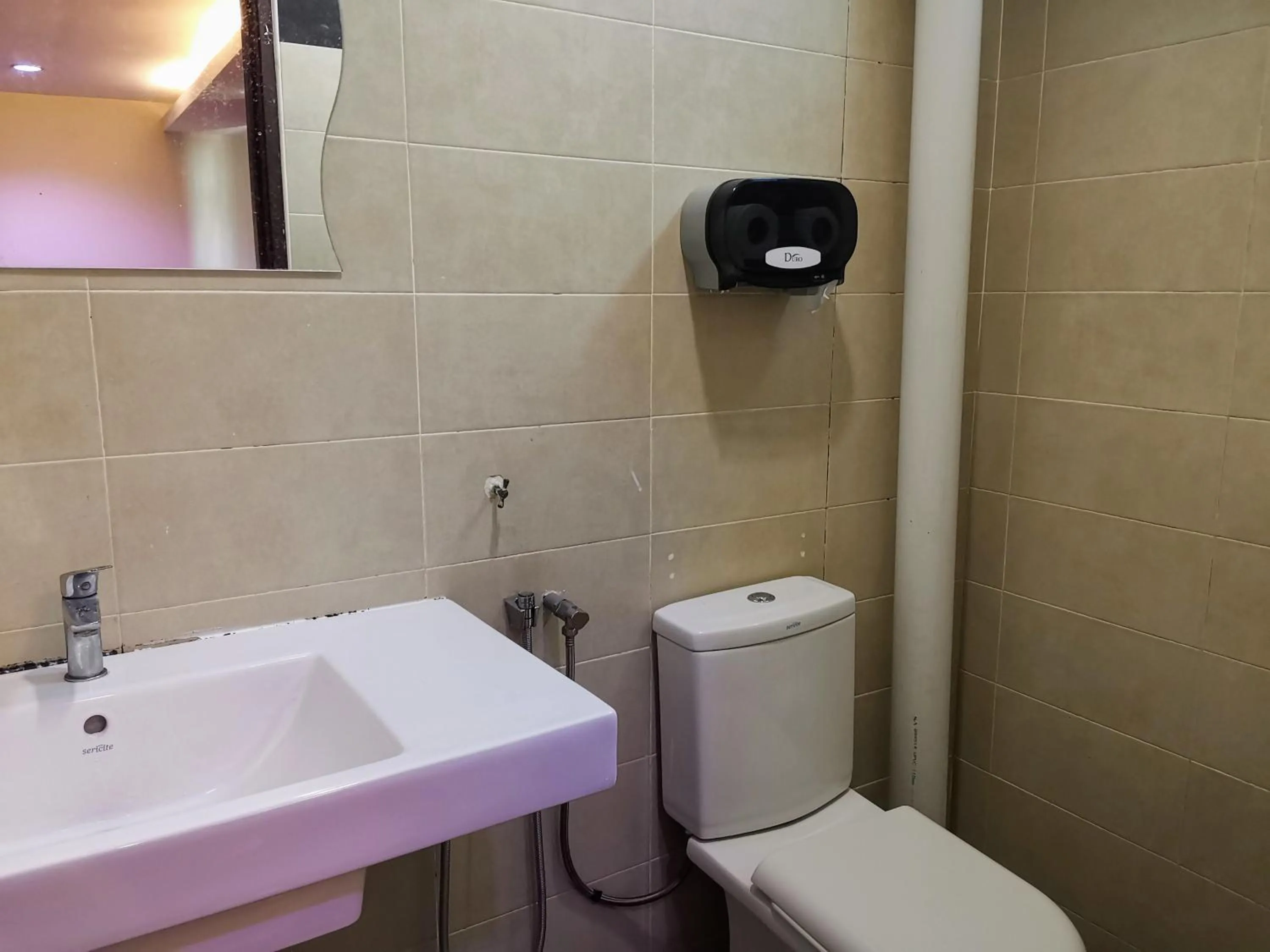 Bathroom in Hotel Centre Point Tampin