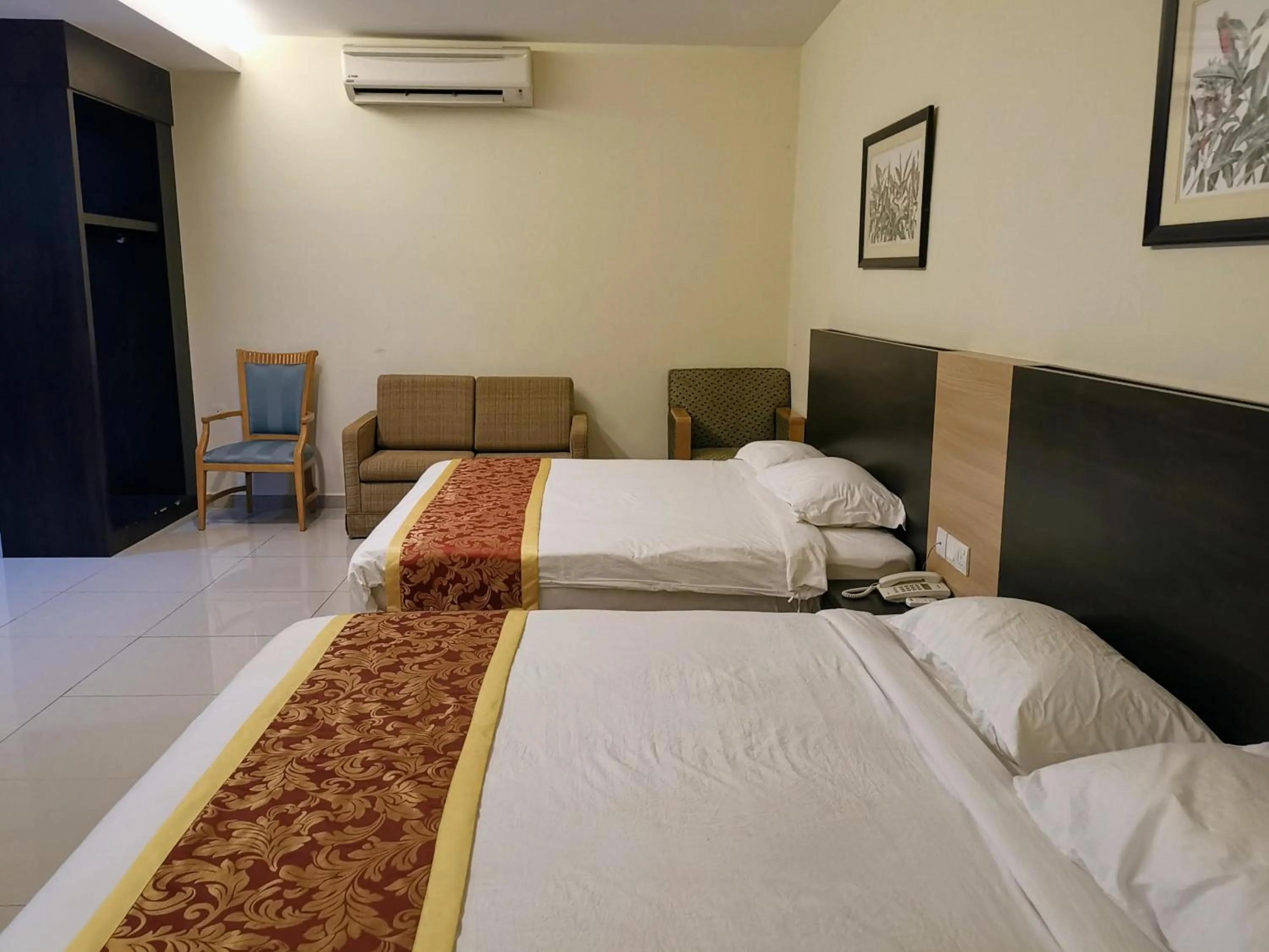 Bedroom, Bed in Hotel Centre Point Tampin