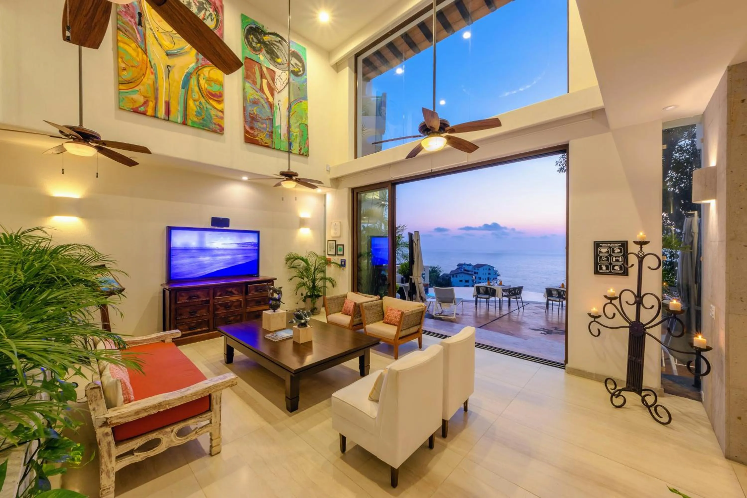 Communal lounge/ TV room in Villa Divina Luxury Boutique - Adults Only