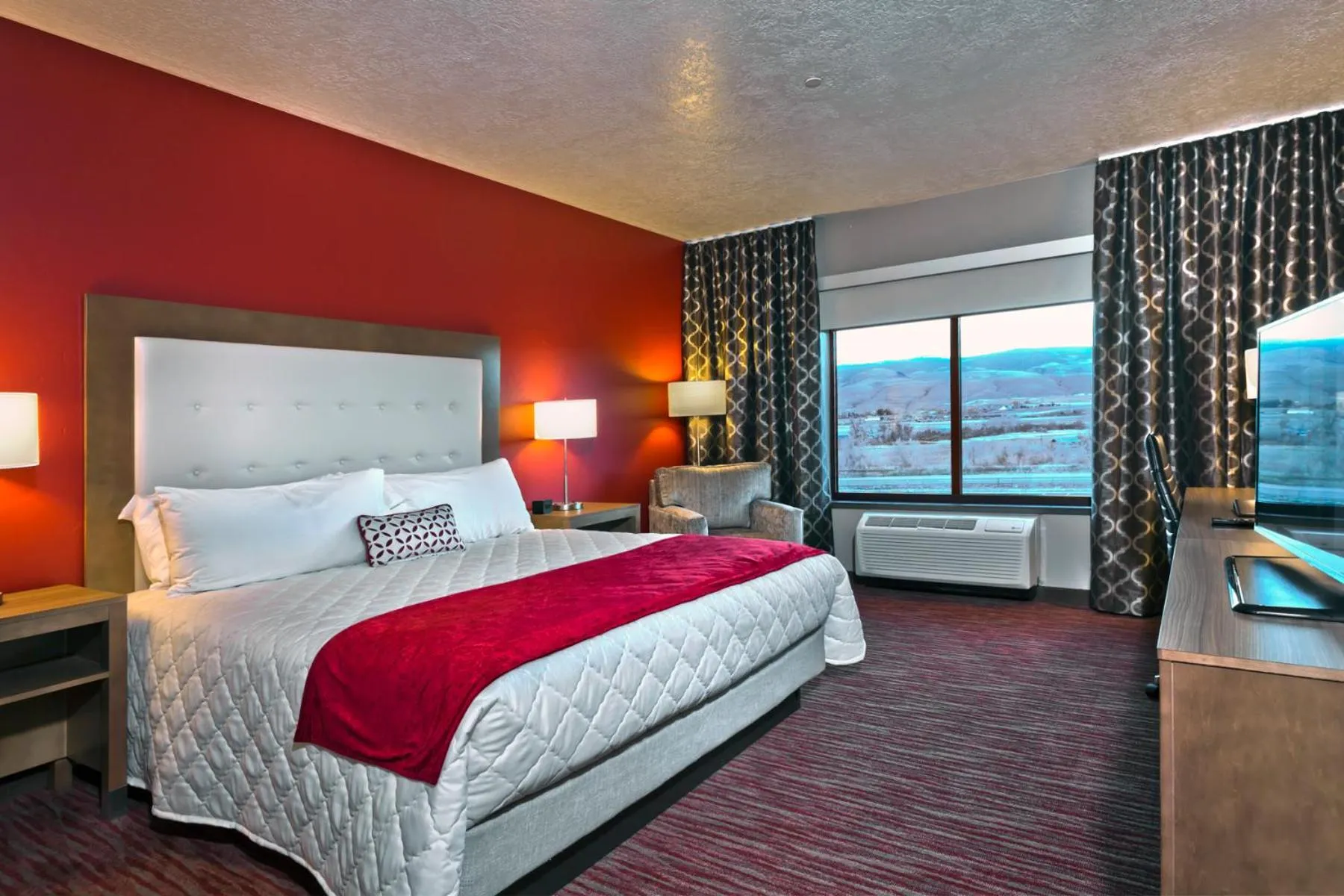 Bed in Shoshone Rose Casino & Hotel