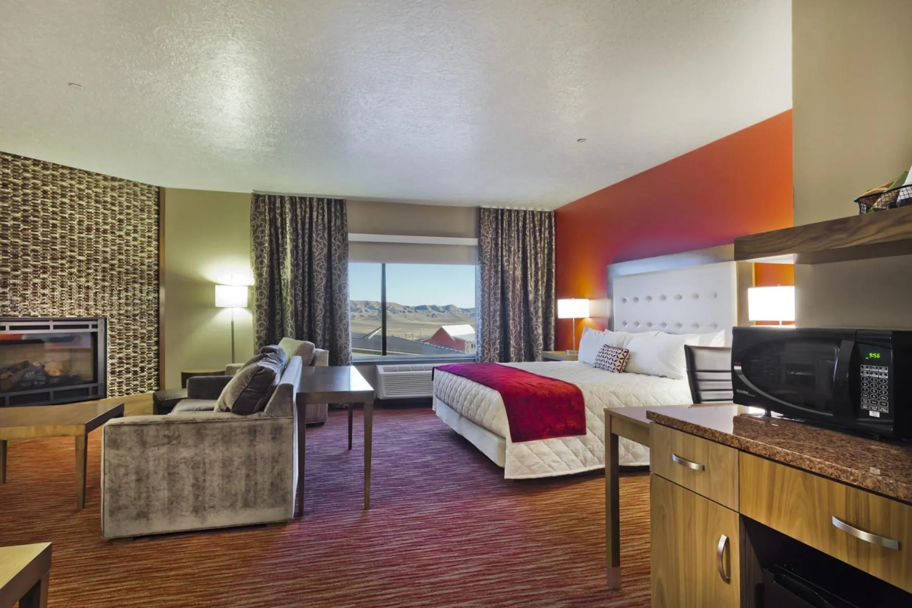 Bed in Shoshone Rose Casino & Hotel