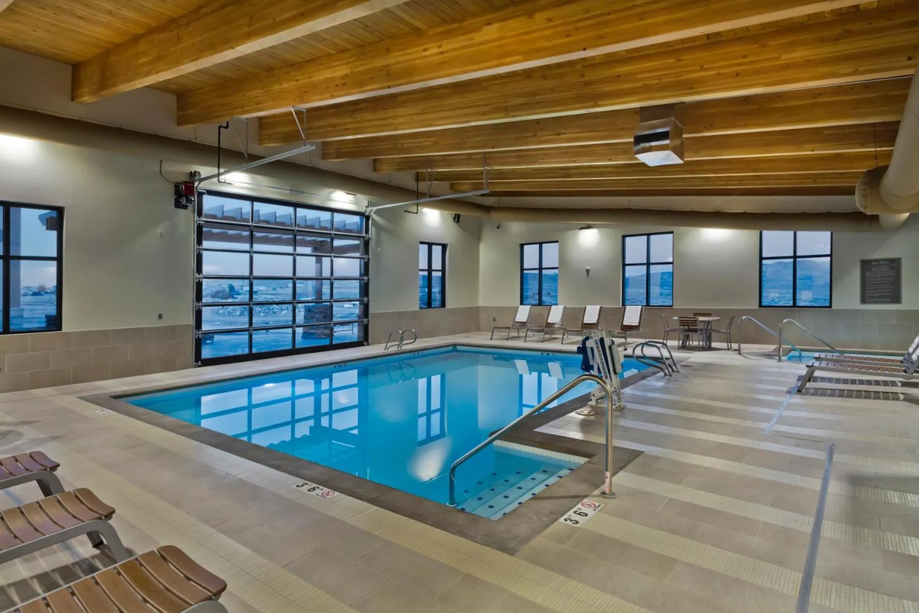 Swimming pool in Shoshone Rose Casino & Hotel