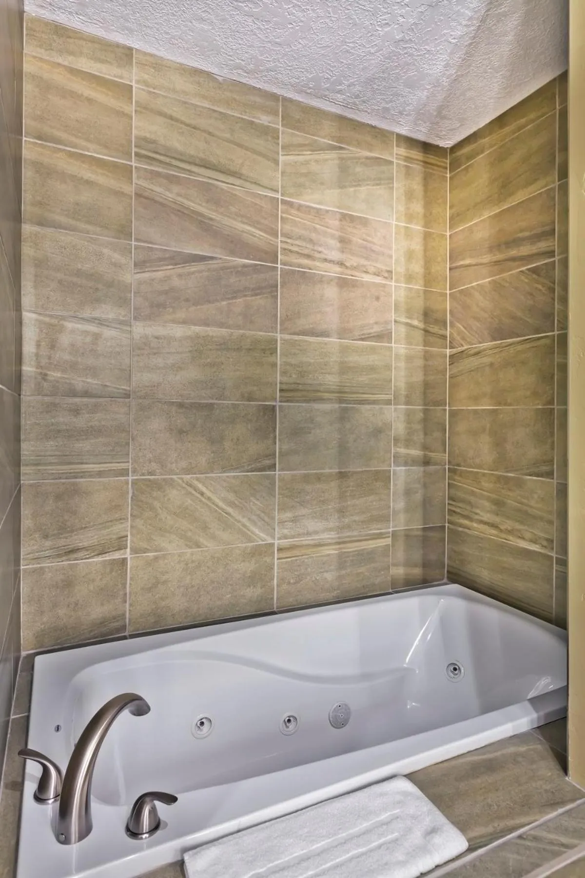 Hot Tub in Shoshone Rose Casino & Hotel