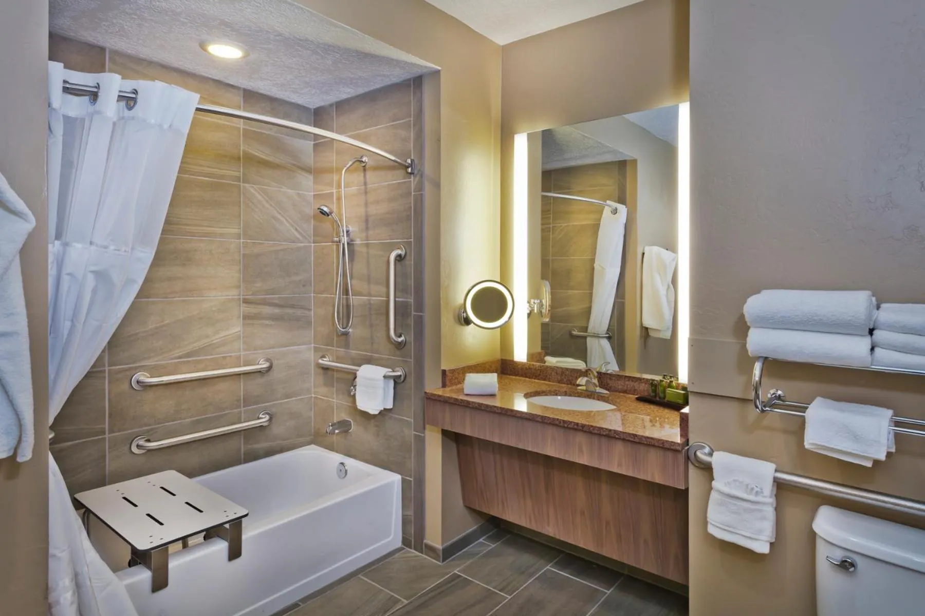 Shower in Shoshone Rose Casino & Hotel