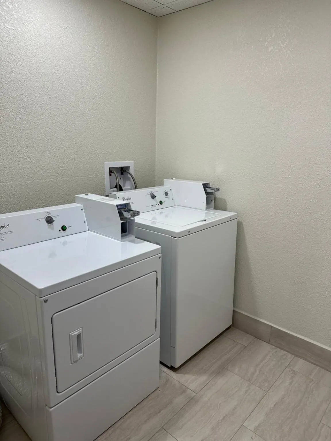 laundry in Red Roof Inn Charleston - Dunbar