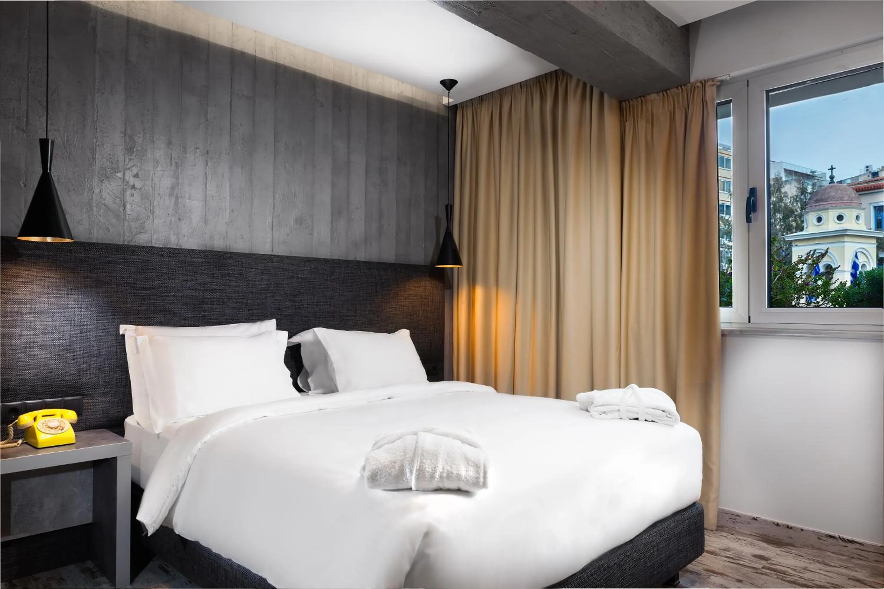 Photo of the whole room, Bed in 360 Degrees